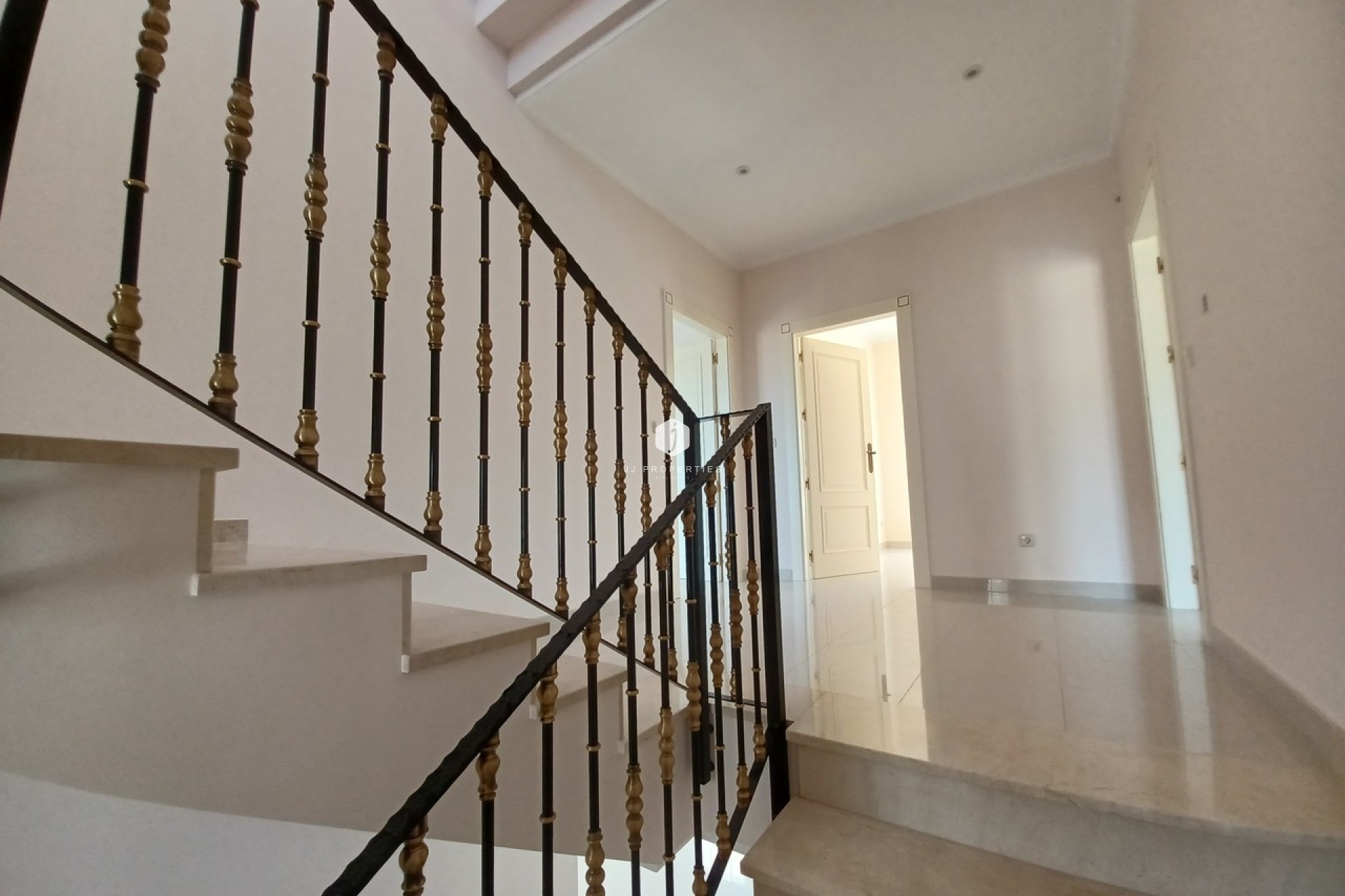 Aus zweiter Hand - Villa -
Cabo Roig - Costa Blanca