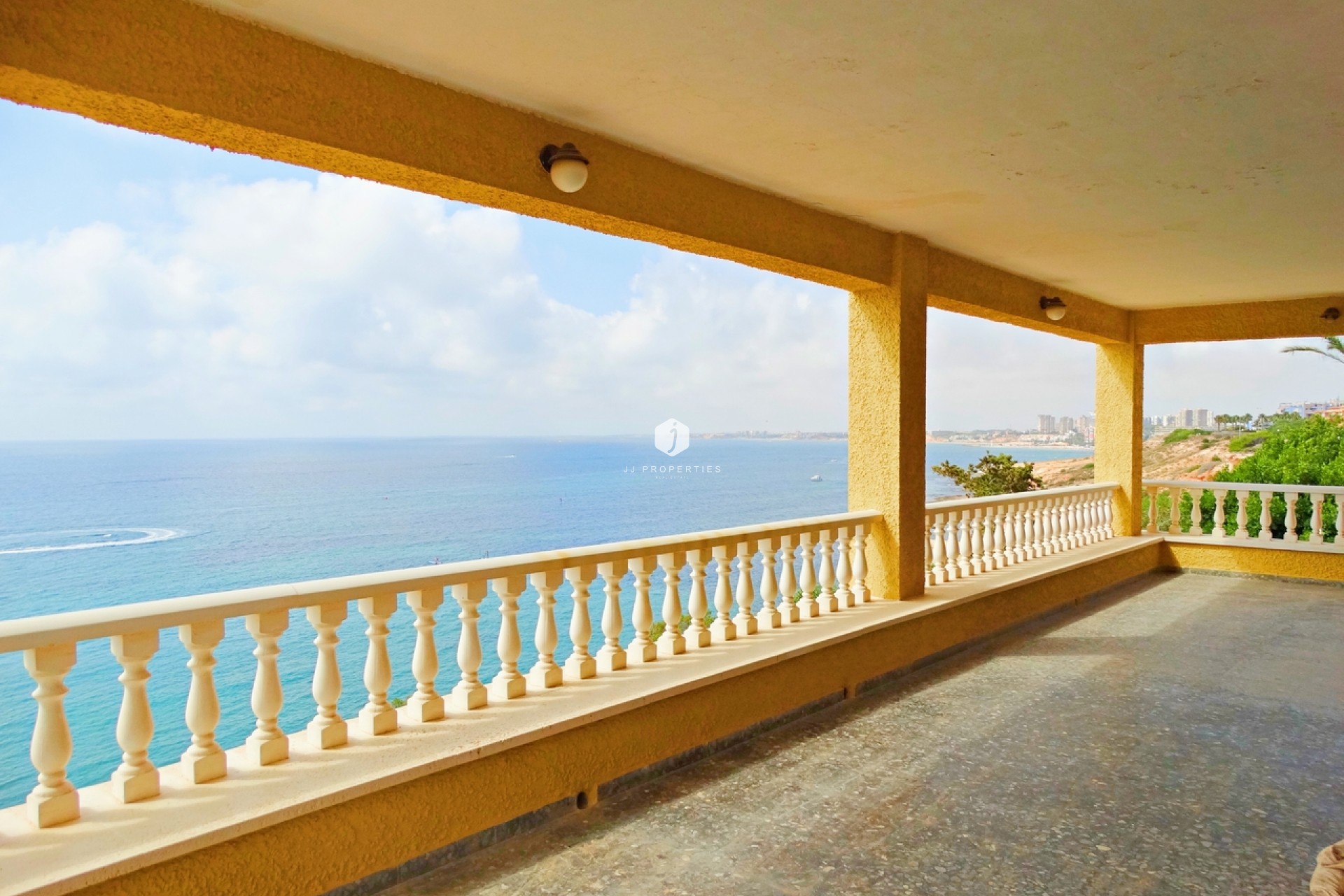 Aus zweiter Hand - Villa -
Cabo Roig - Costa Blanca