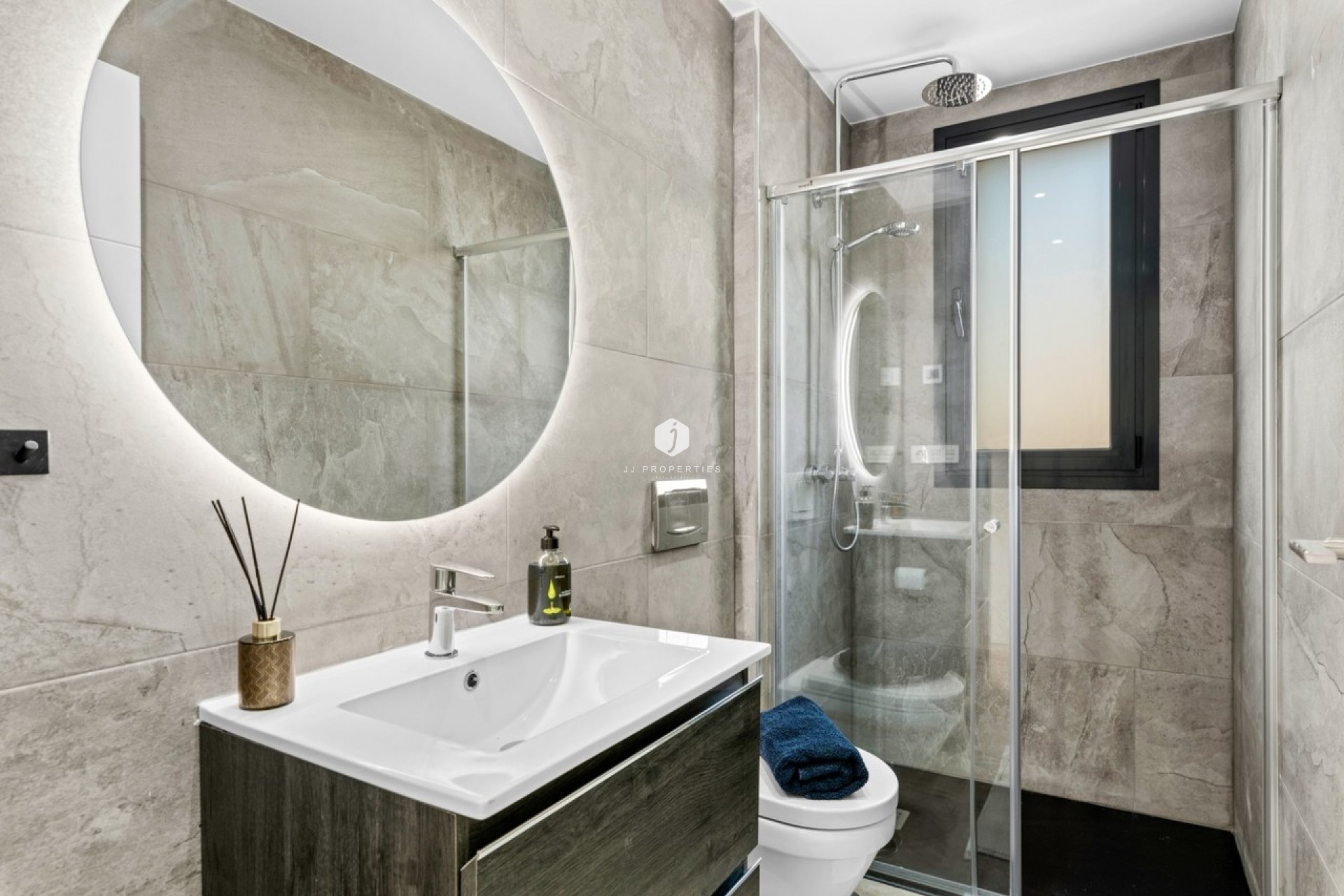 Aus zweiter Hand - Villa -
Cabo Roig - Costa Blanca