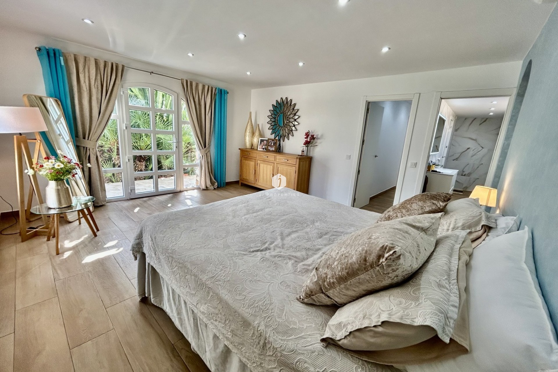 Aus zweiter Hand - Villa -
Cabo Roig - Costa Blanca