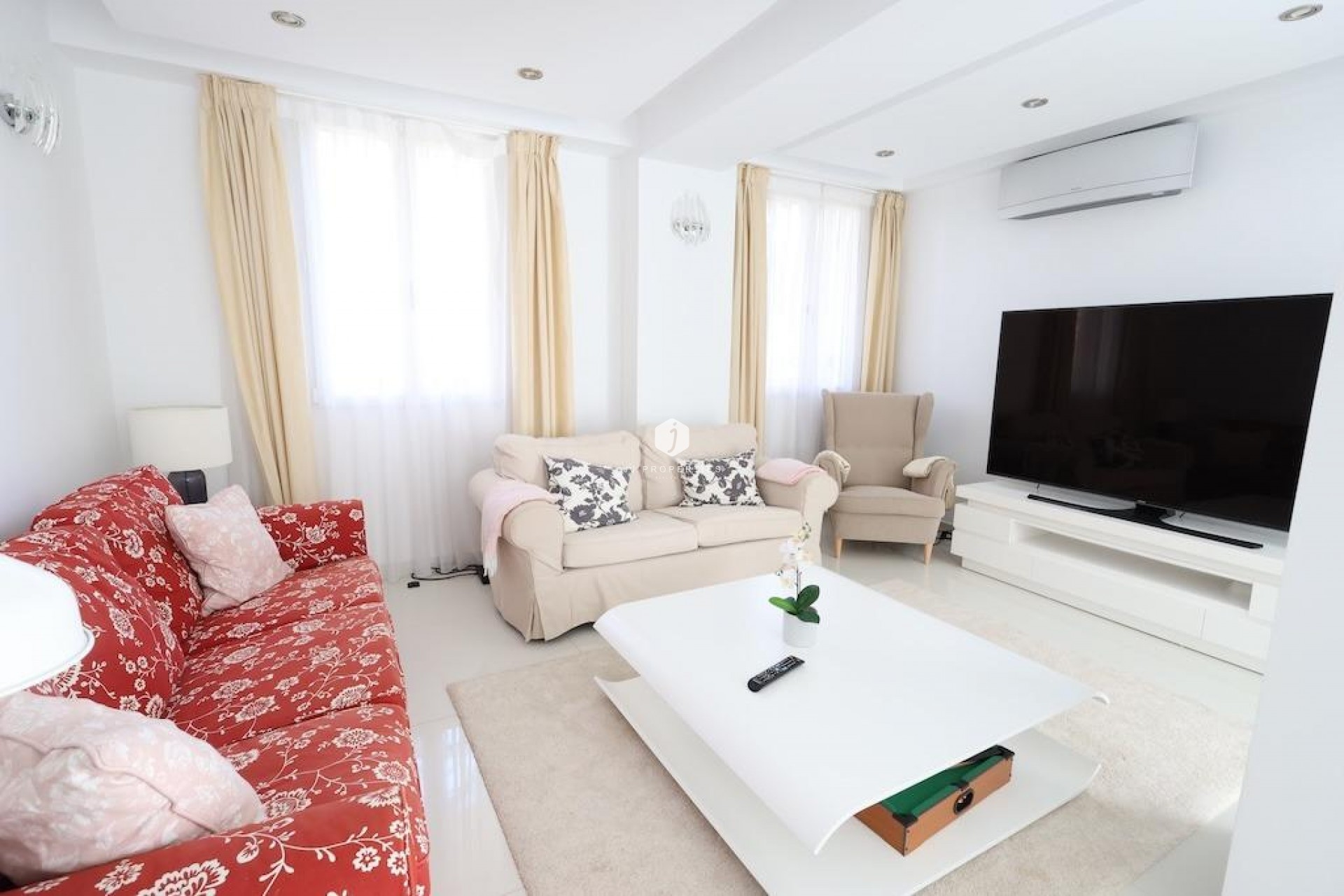 Aus zweiter Hand - Villa -
Cabo Roig - Costa Blanca