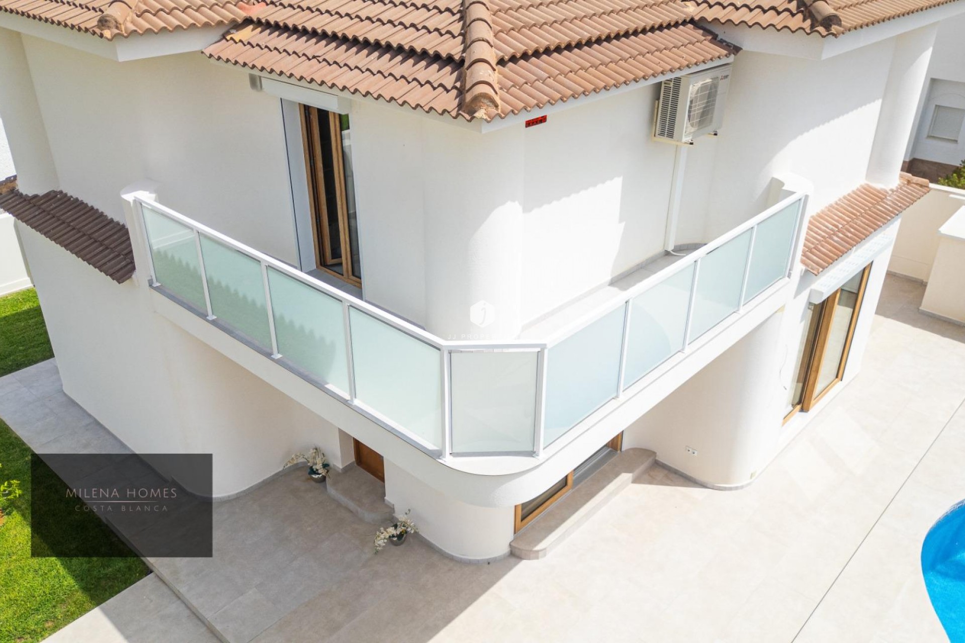 Aus zweiter Hand - Villa -
Cabo Roig