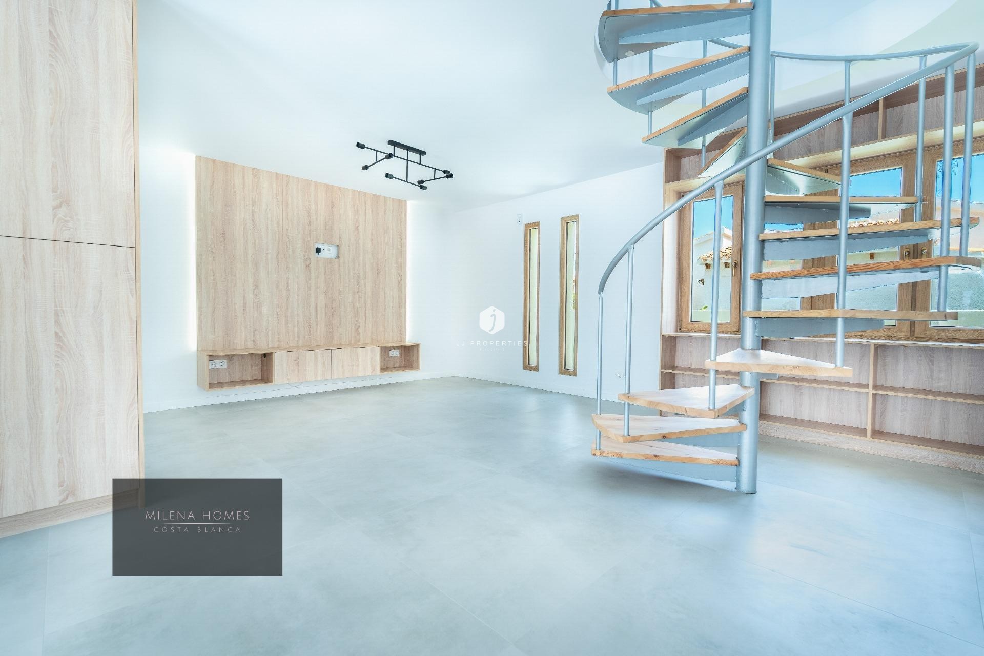 Aus zweiter Hand - Villa -
Cabo Roig