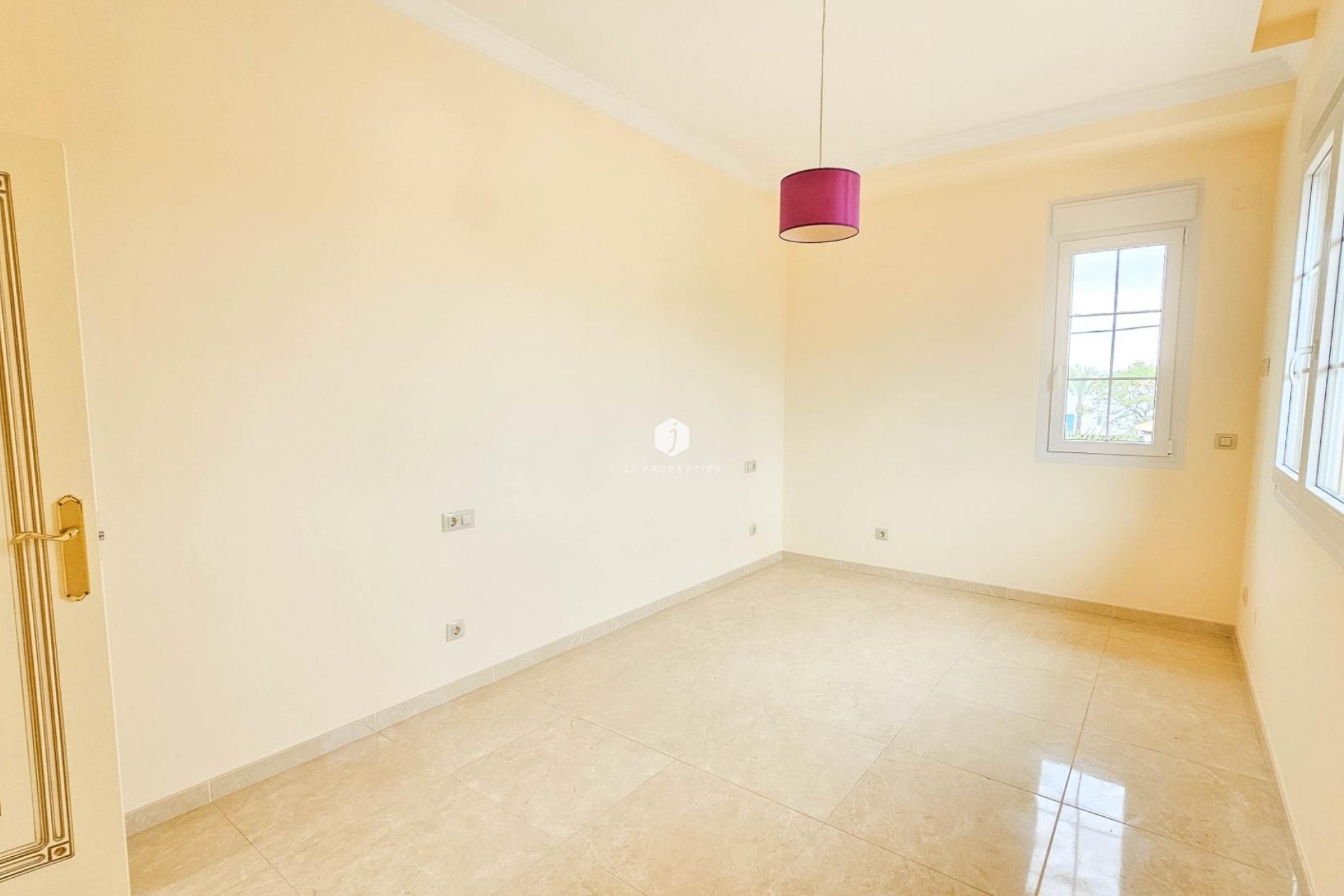 Aus zweiter Hand - Villa -
Cabo Roig