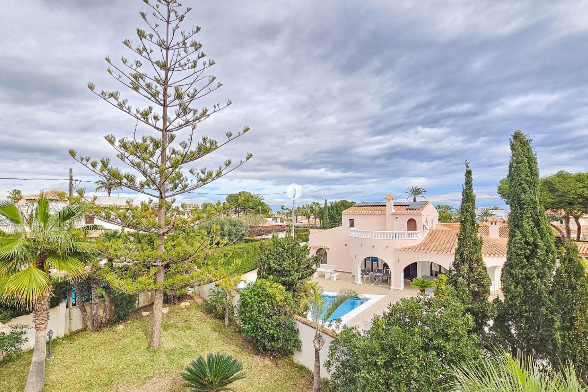Aus zweiter Hand - Villa -
Cabo Roig