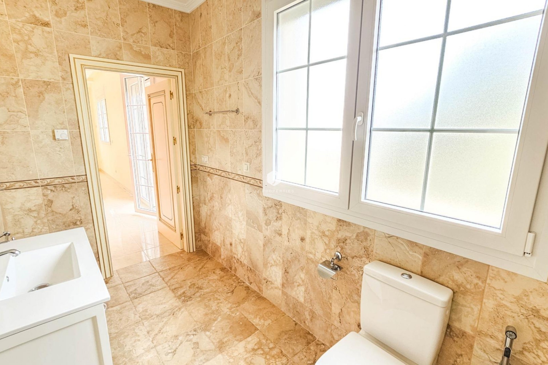 Aus zweiter Hand - Villa -
Cabo Roig