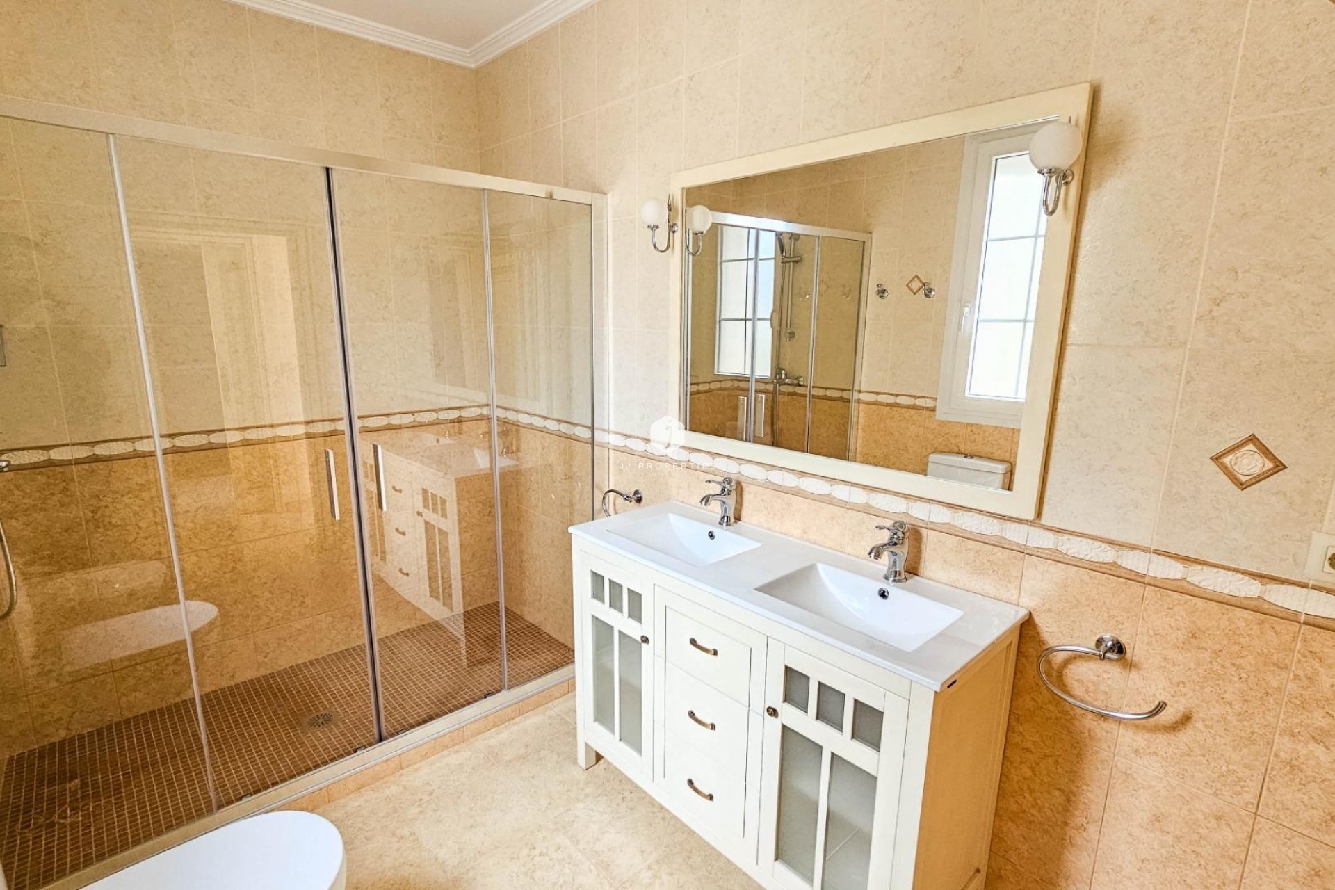 Aus zweiter Hand - Villa -
Cabo Roig