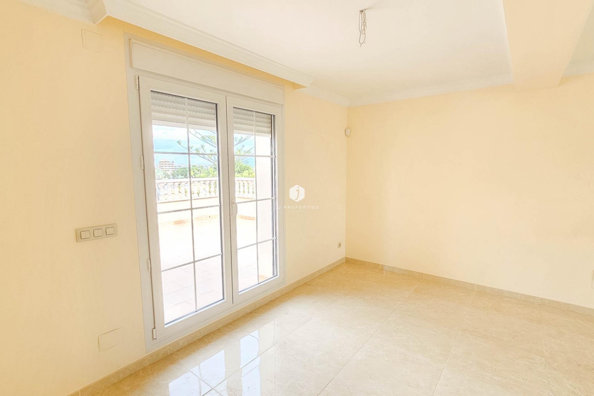 Aus zweiter Hand - Villa -
Cabo Roig