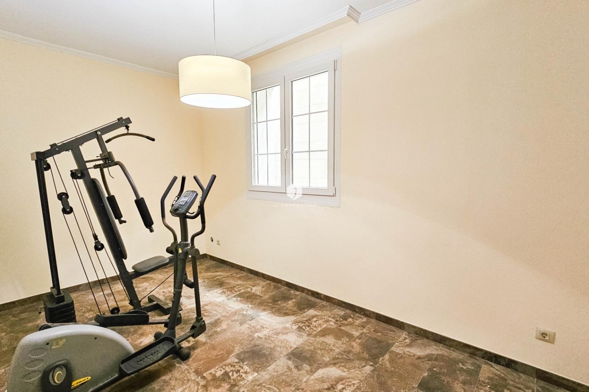 Aus zweiter Hand - Villa -
Cabo Roig