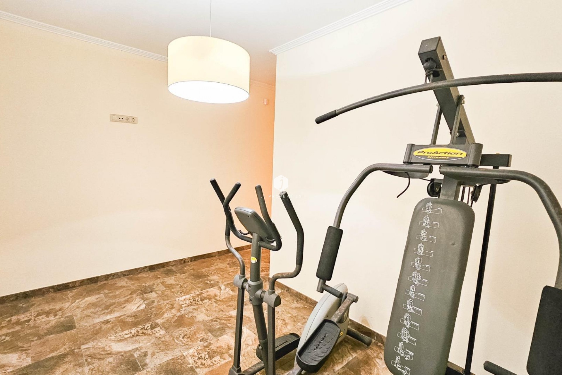 Aus zweiter Hand - Villa -
Cabo Roig