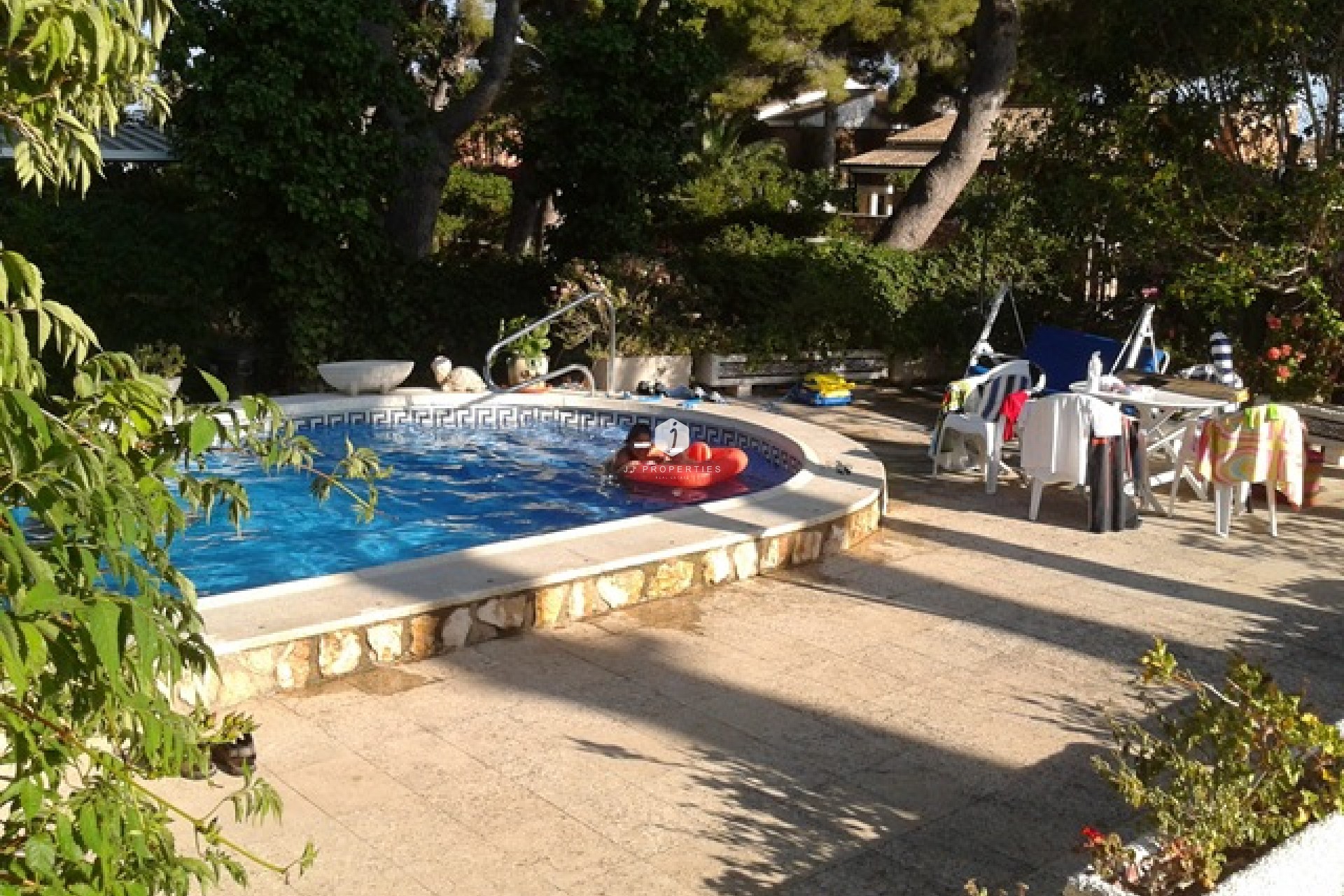 Aus zweiter Hand - Villa -
Campoamor - Costa Blanca