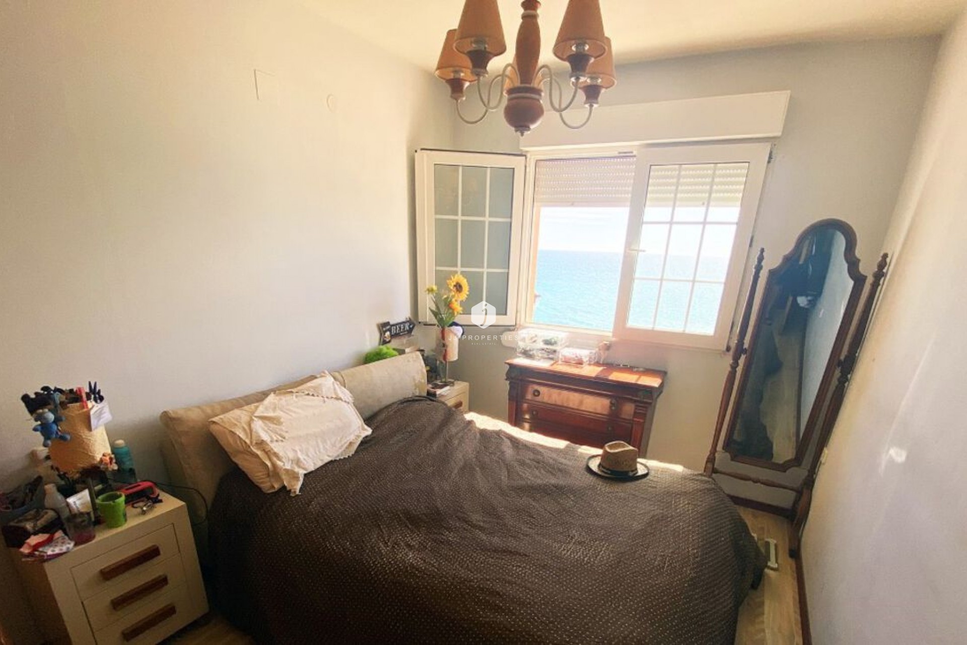 Aus zweiter Hand - Villa -
Campoamor - Costa Blanca