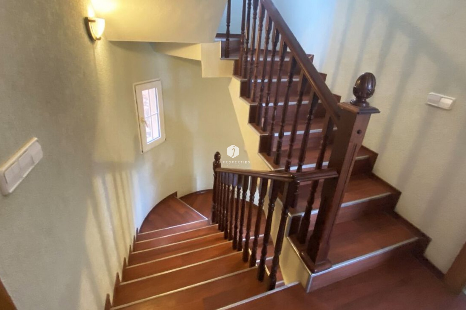 Aus zweiter Hand - Villa -
Campoamor - Costa Blanca