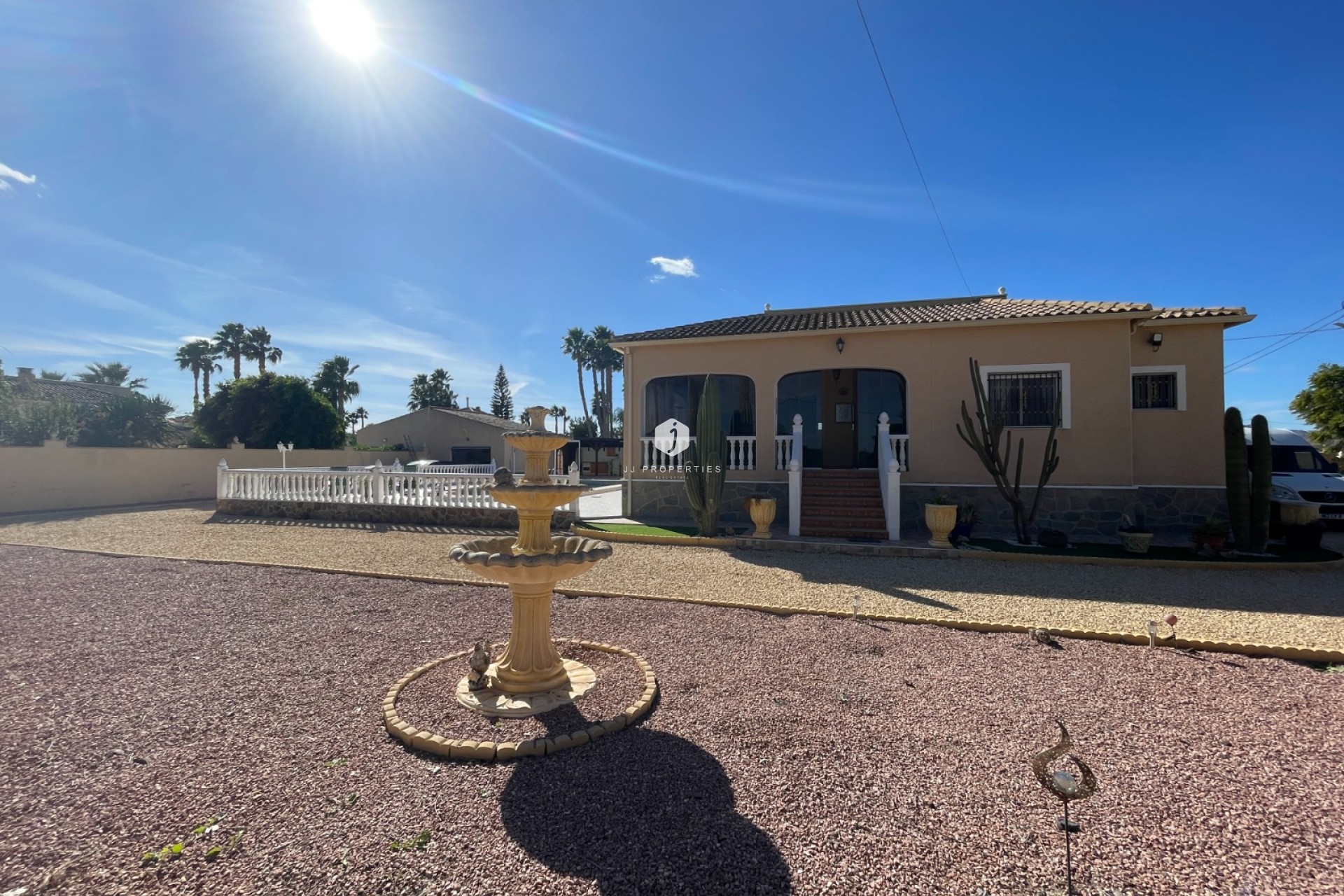 Aus zweiter Hand - Villa -
Catral - Costa Blanca