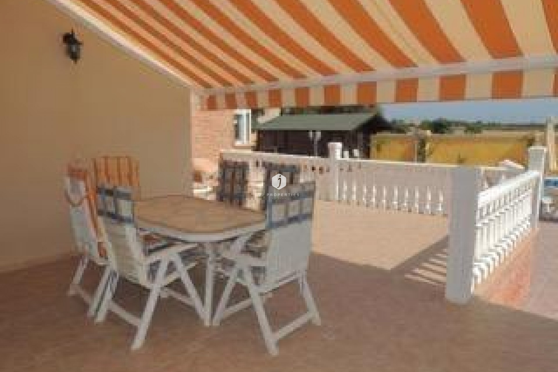 Aus zweiter Hand - Villa -
Catral