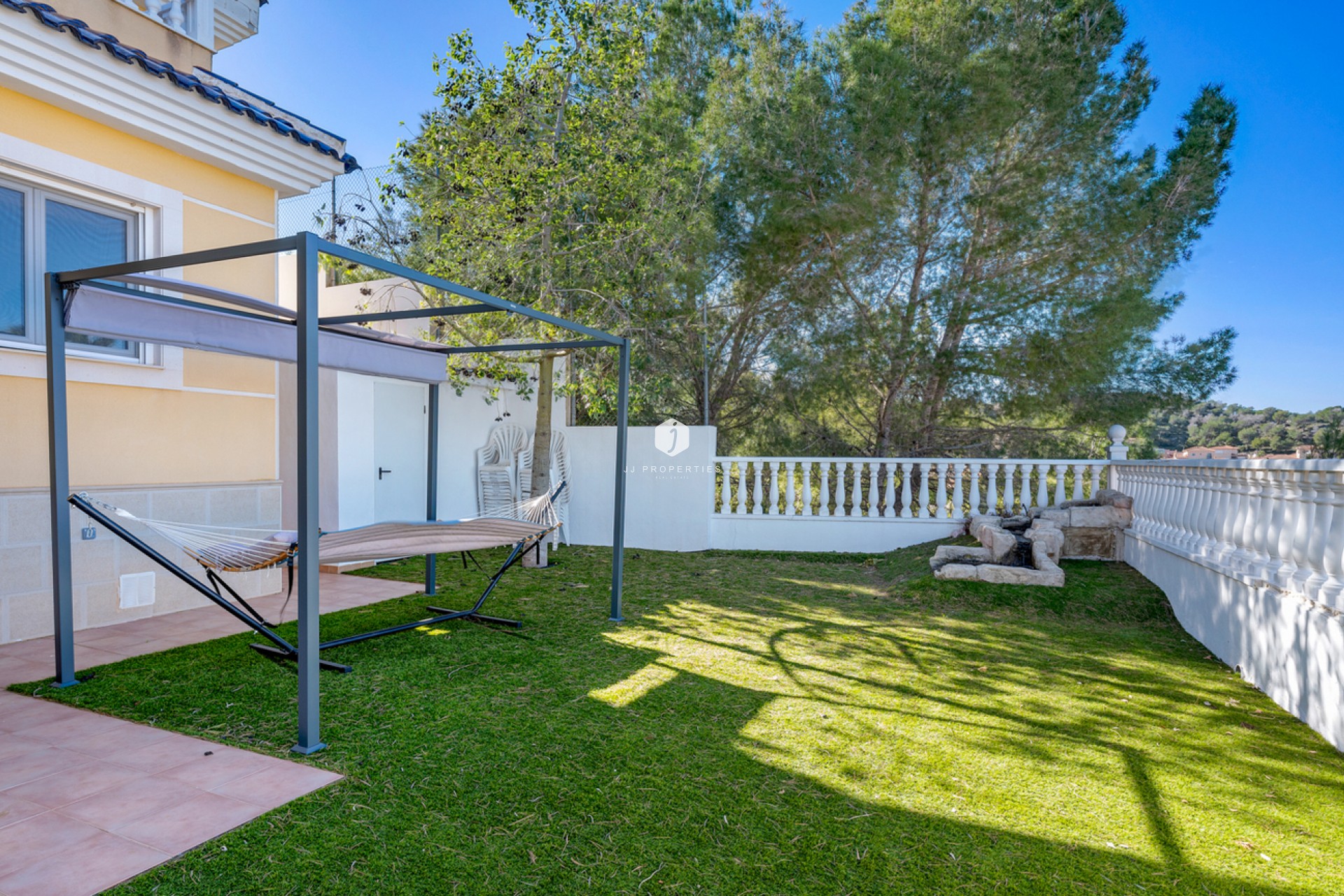 Aus zweiter Hand - Villa -
Ciudad De Las Comunicaciones - Costa Blanca