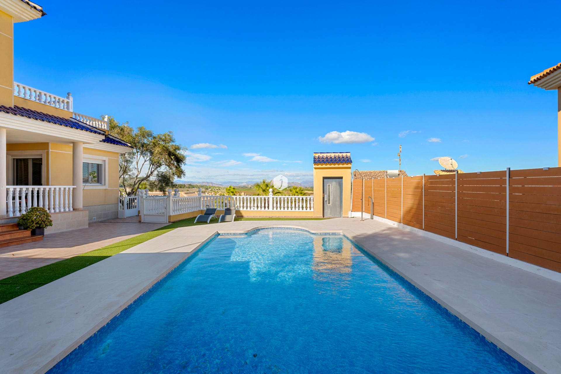 Aus zweiter Hand - Villa -
Ciudad De Las Comunicaciones - Costa Blanca