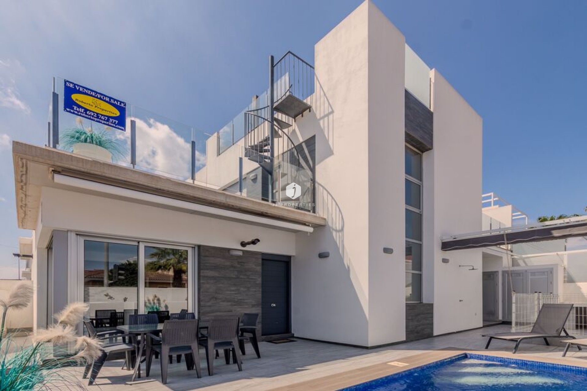 Aus zweiter Hand - Villa -
Daya Vieja - Costa Blanca