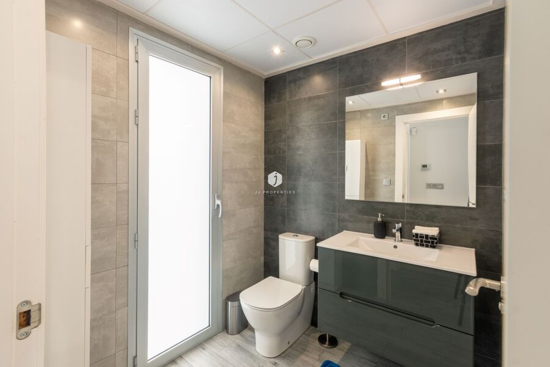 Aus zweiter Hand - Villa -
Daya Vieja - Costa Blanca