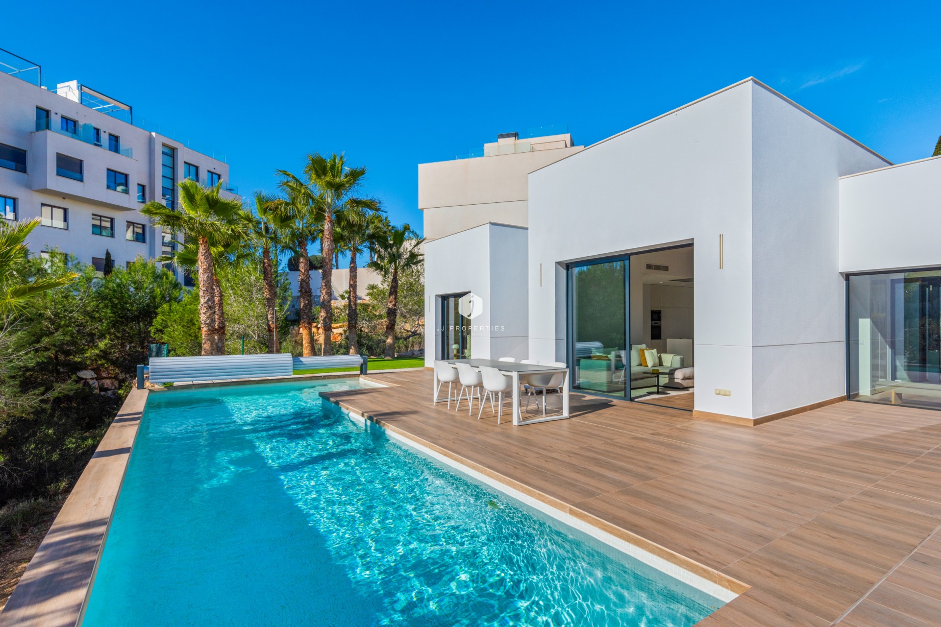 Aus zweiter Hand - Villa -
Dehesa de Campoamor - Costa Blanca