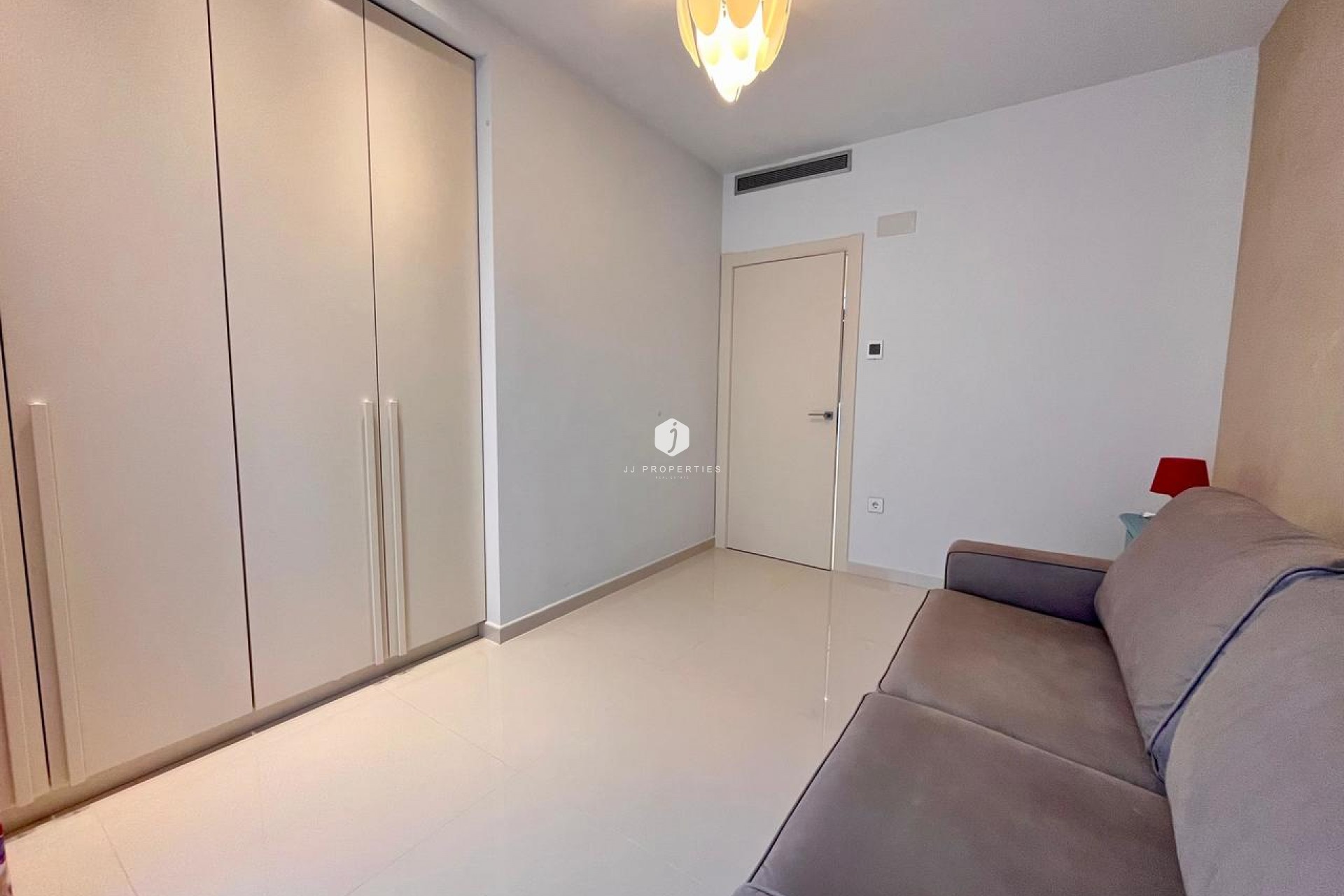 Aus zweiter Hand - Villa -
Dehesa de Campoamor - Costa Blanca