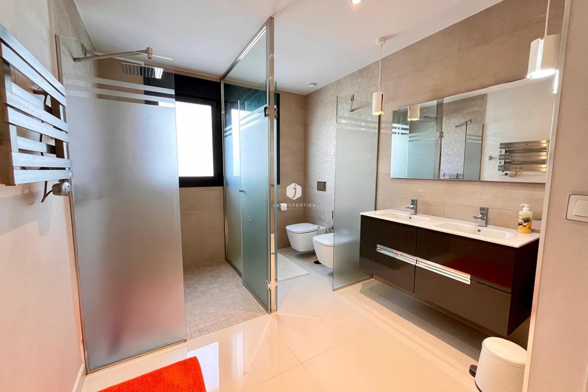 Aus zweiter Hand - Villa -
Dehesa de Campoamor - Costa Blanca