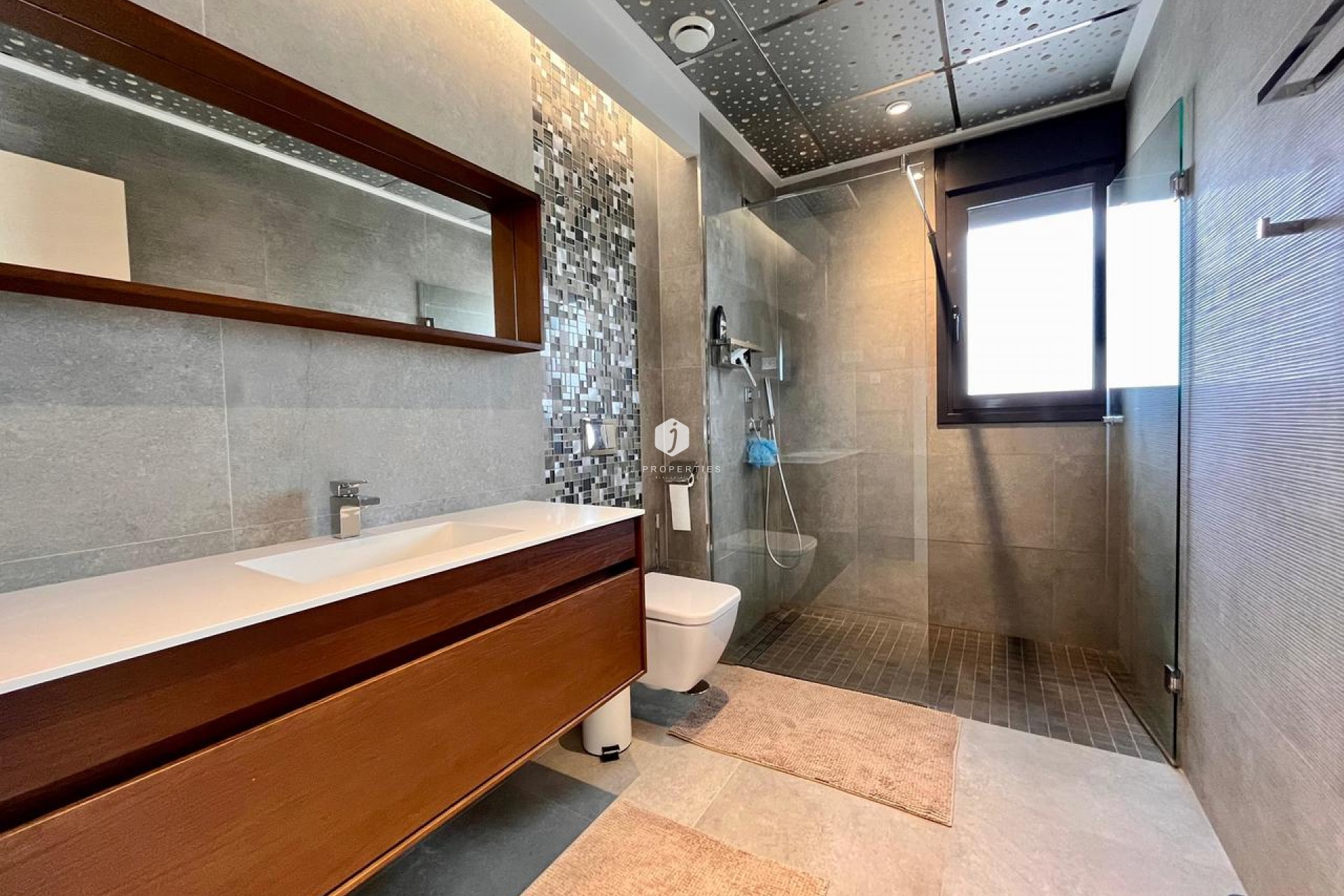 Aus zweiter Hand - Villa -
Dehesa de Campoamor - Costa Blanca