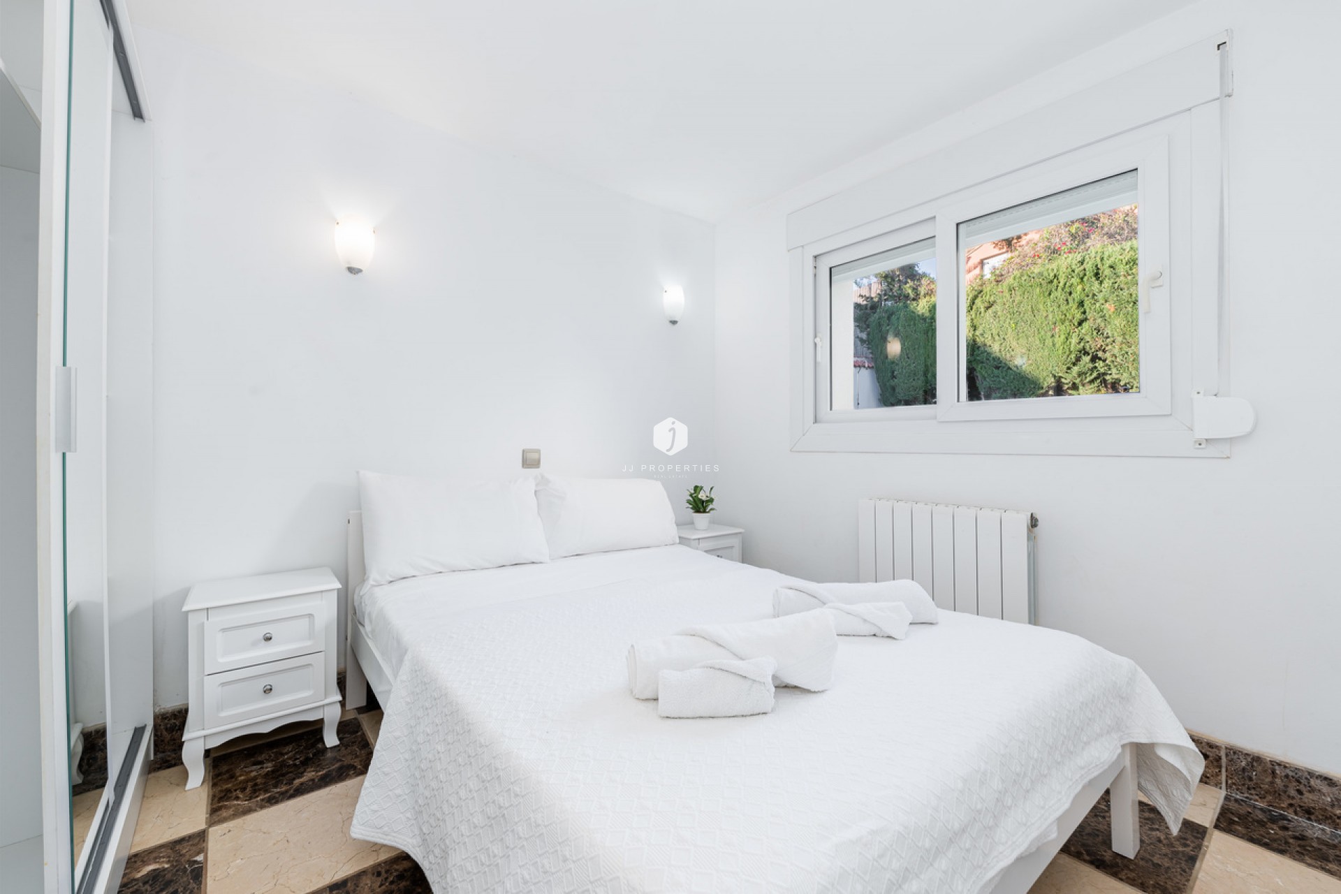 Aus zweiter Hand - Villa -
Dehesa de Campoamor - Costa Blanca