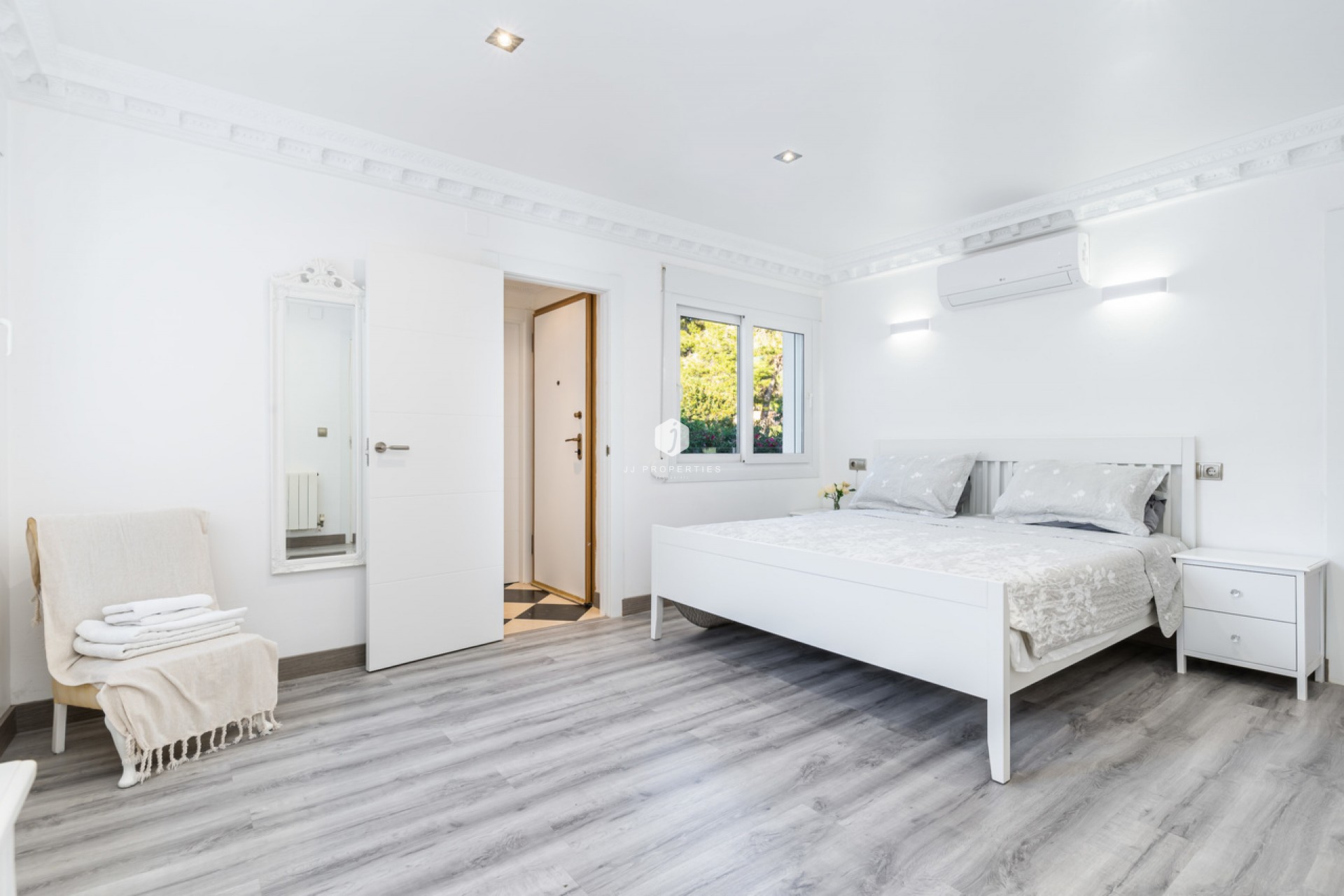 Aus zweiter Hand - Villa -
Dehesa de Campoamor - Costa Blanca