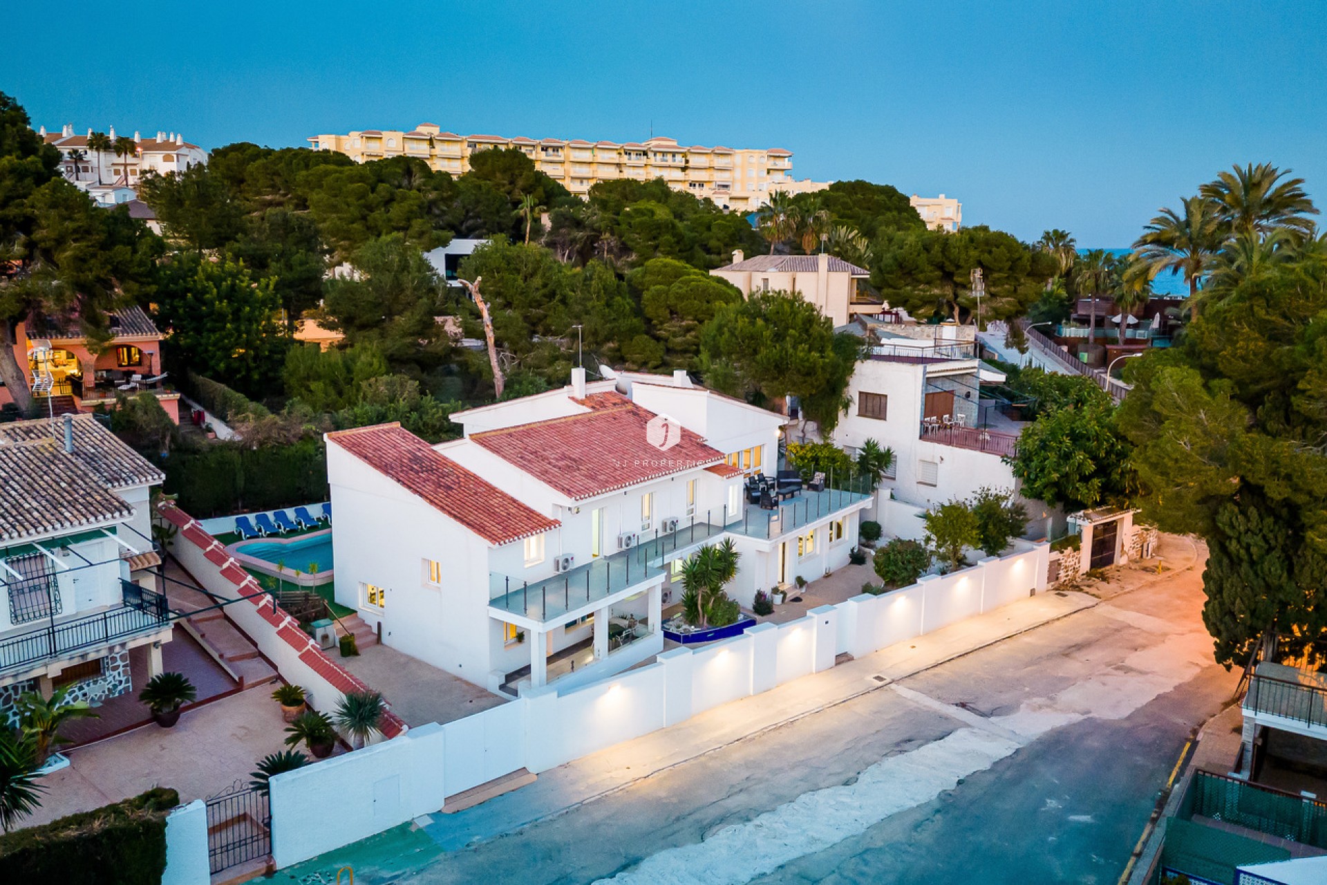 Aus zweiter Hand - Villa -
Dehesa de Campoamor - Costa Blanca