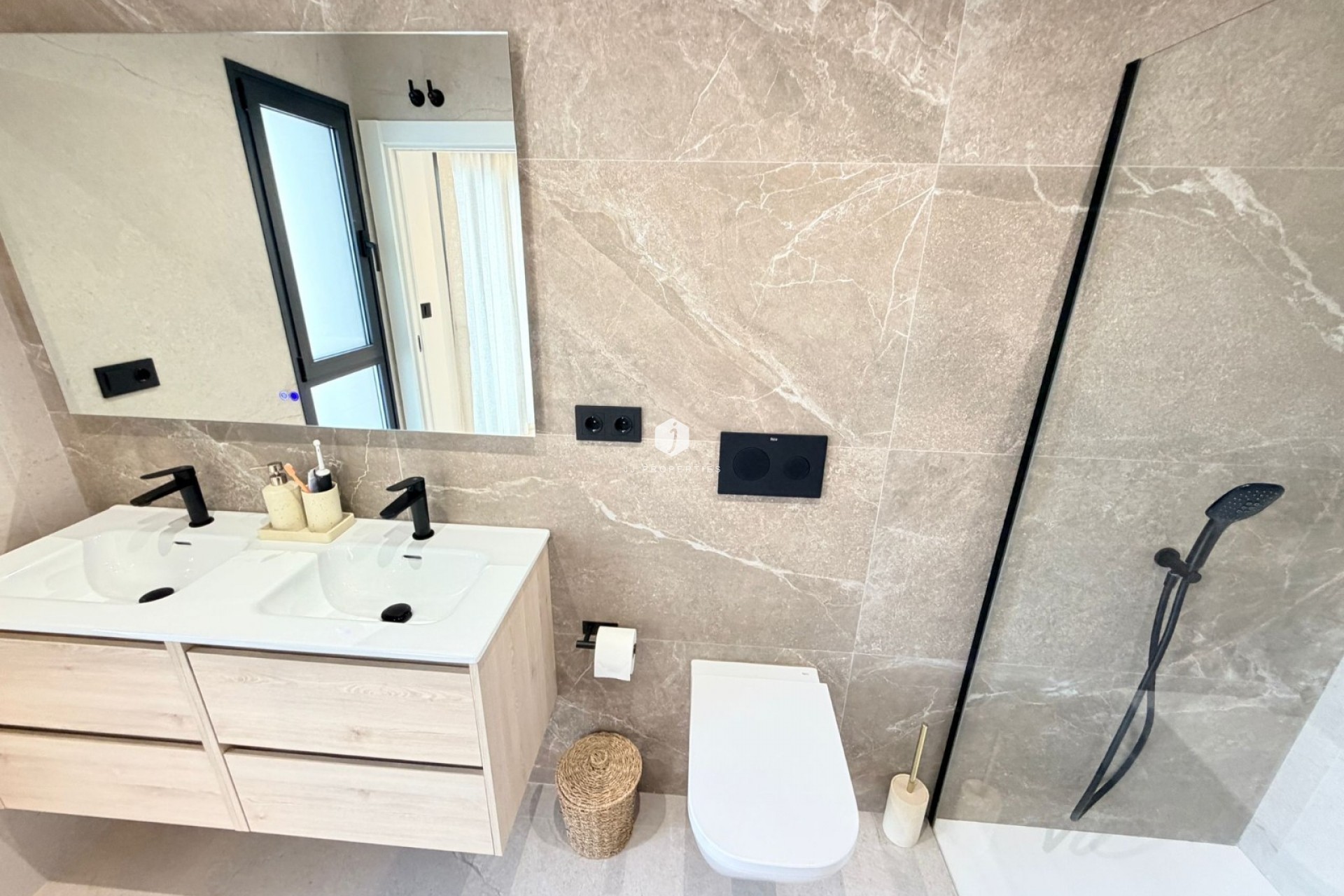 Aus zweiter Hand - Villa -
Dolores - Costa Blanca