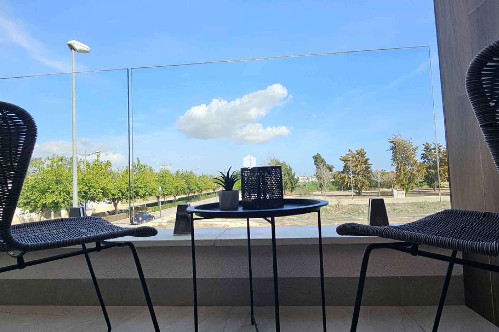 Aus zweiter Hand - Villa -
Dolores - Sector 4