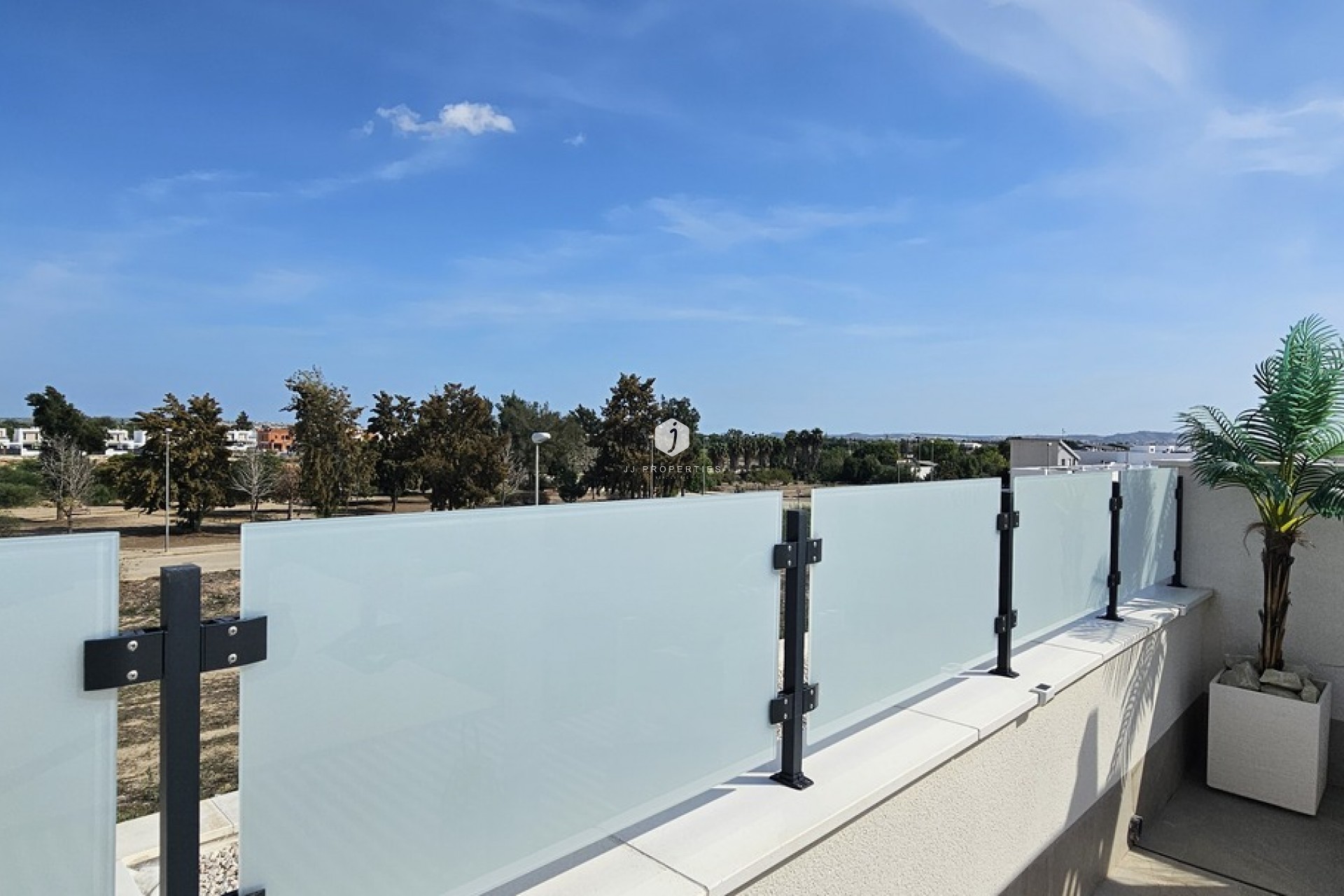 Aus zweiter Hand - Villa -
Dolores - Sector 4