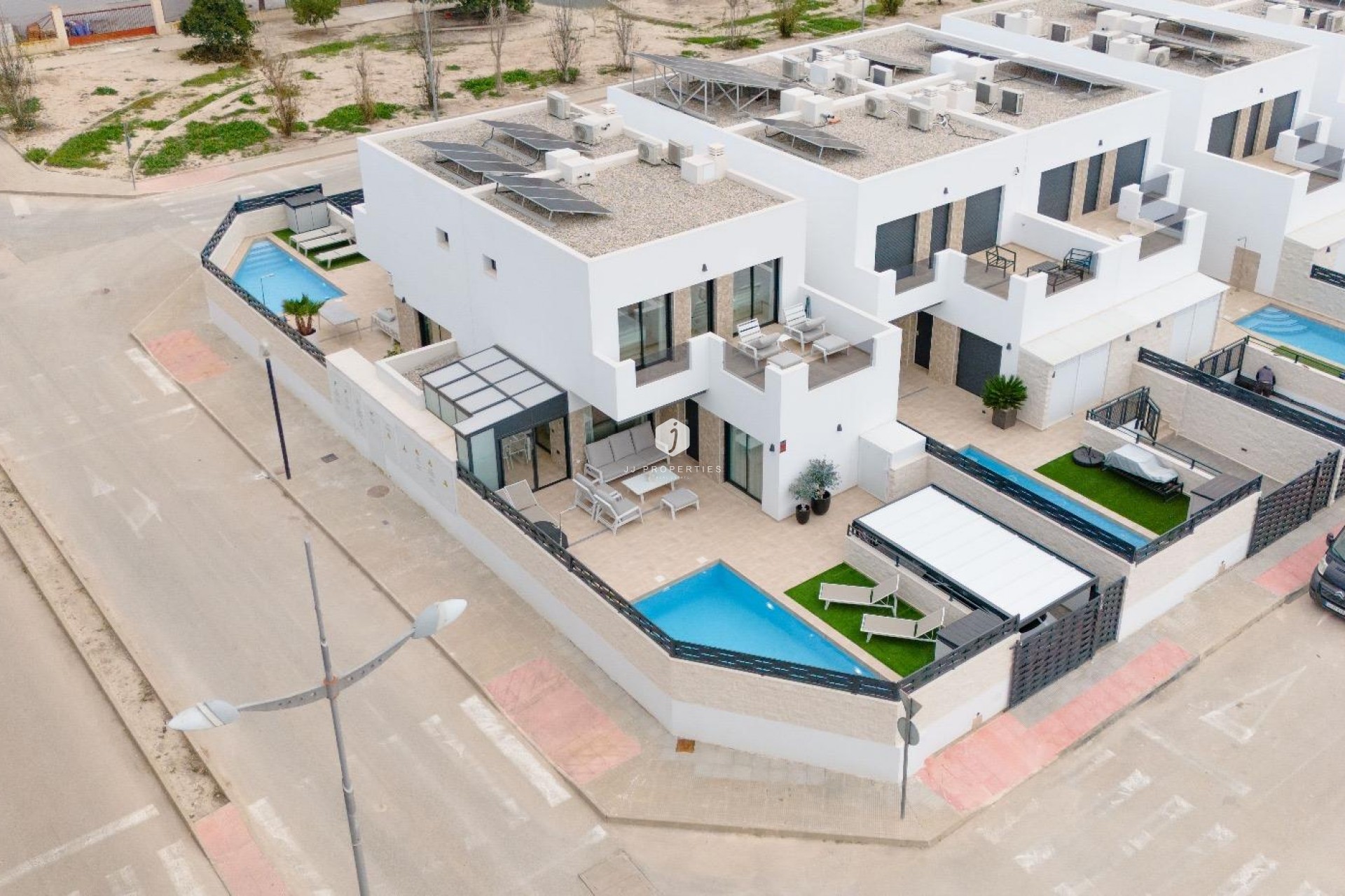 Aus zweiter Hand - Villa -
Dolores