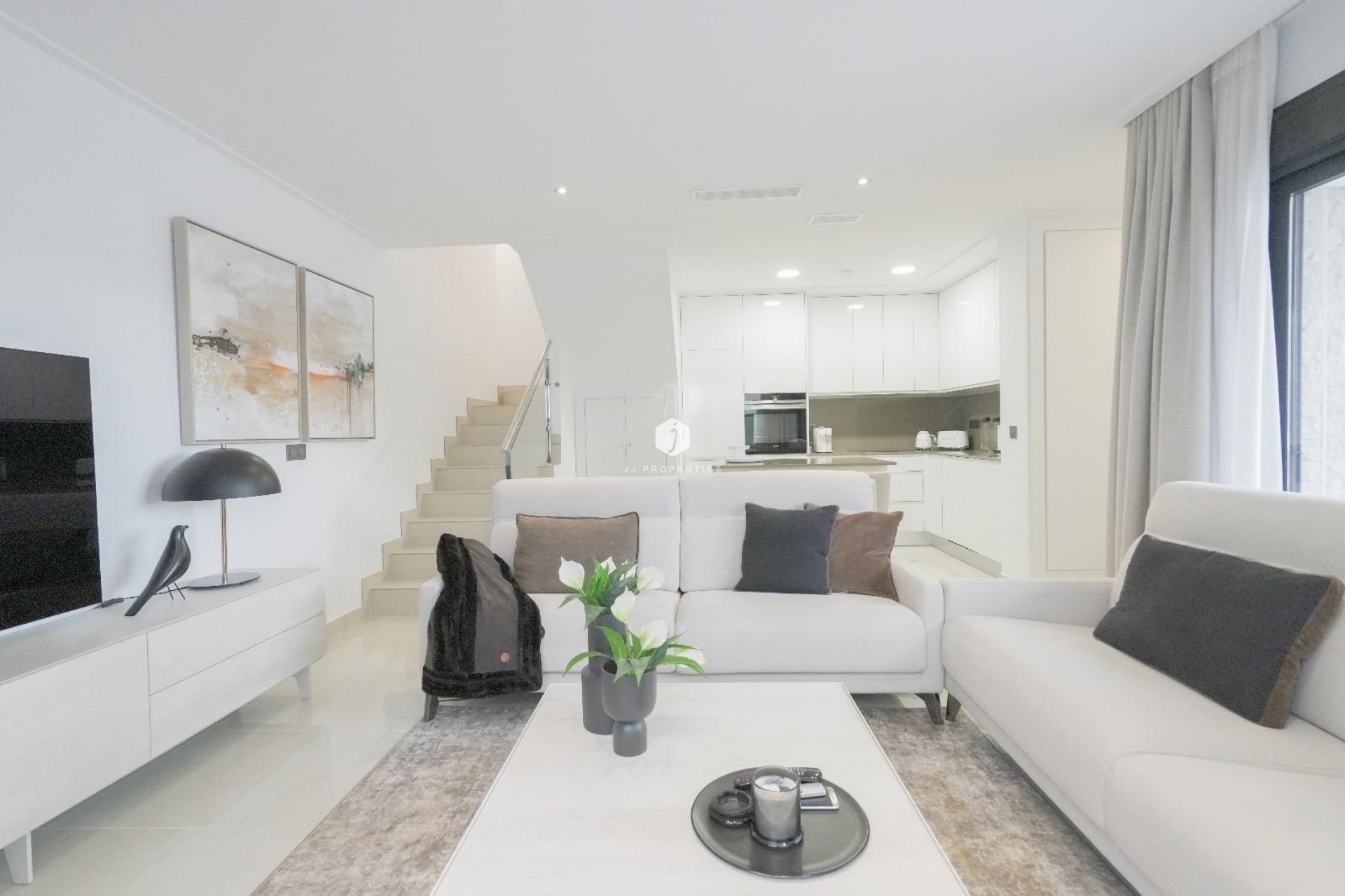 Aus zweiter Hand - Villa -
Dolores