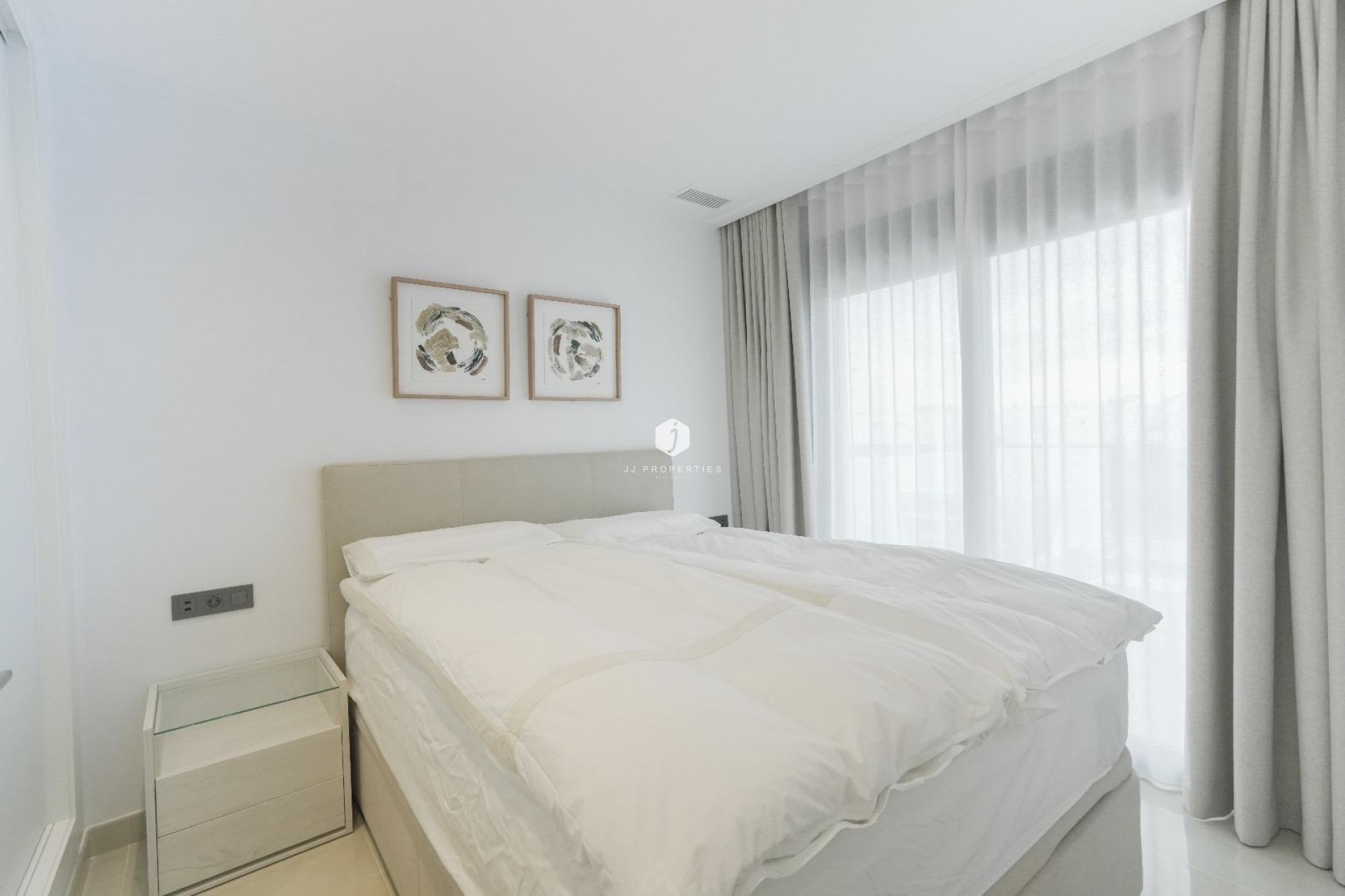 Aus zweiter Hand - Villa -
Dolores