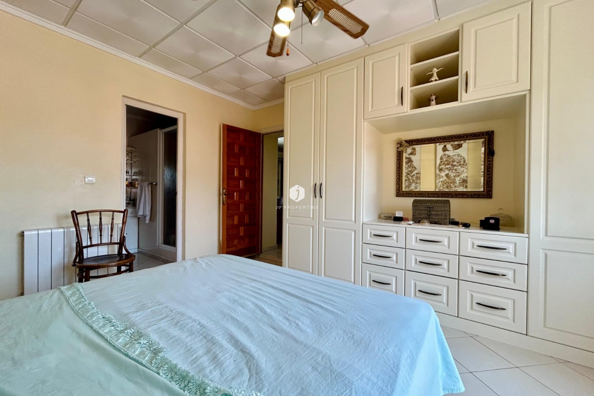 Aus zweiter Hand - Villa -
El Chaparral - Inland