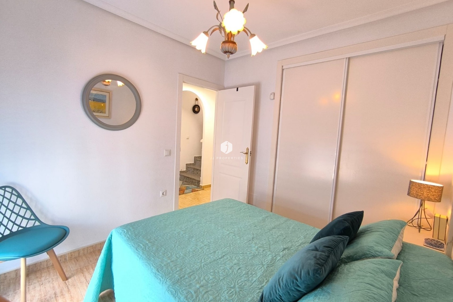 Aus zweiter Hand - Villa -
El Raso - Costa Blanca