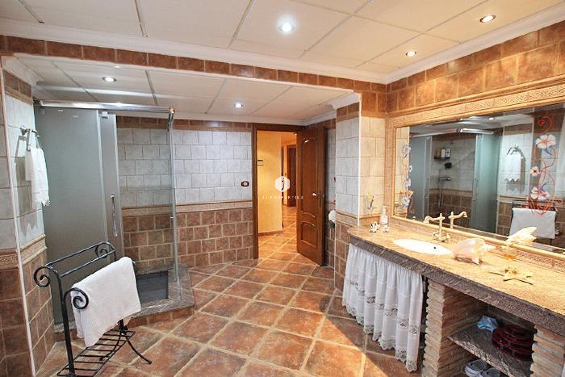 Aus zweiter Hand - Villa -
Formentera del Segura - C- Cooperativa