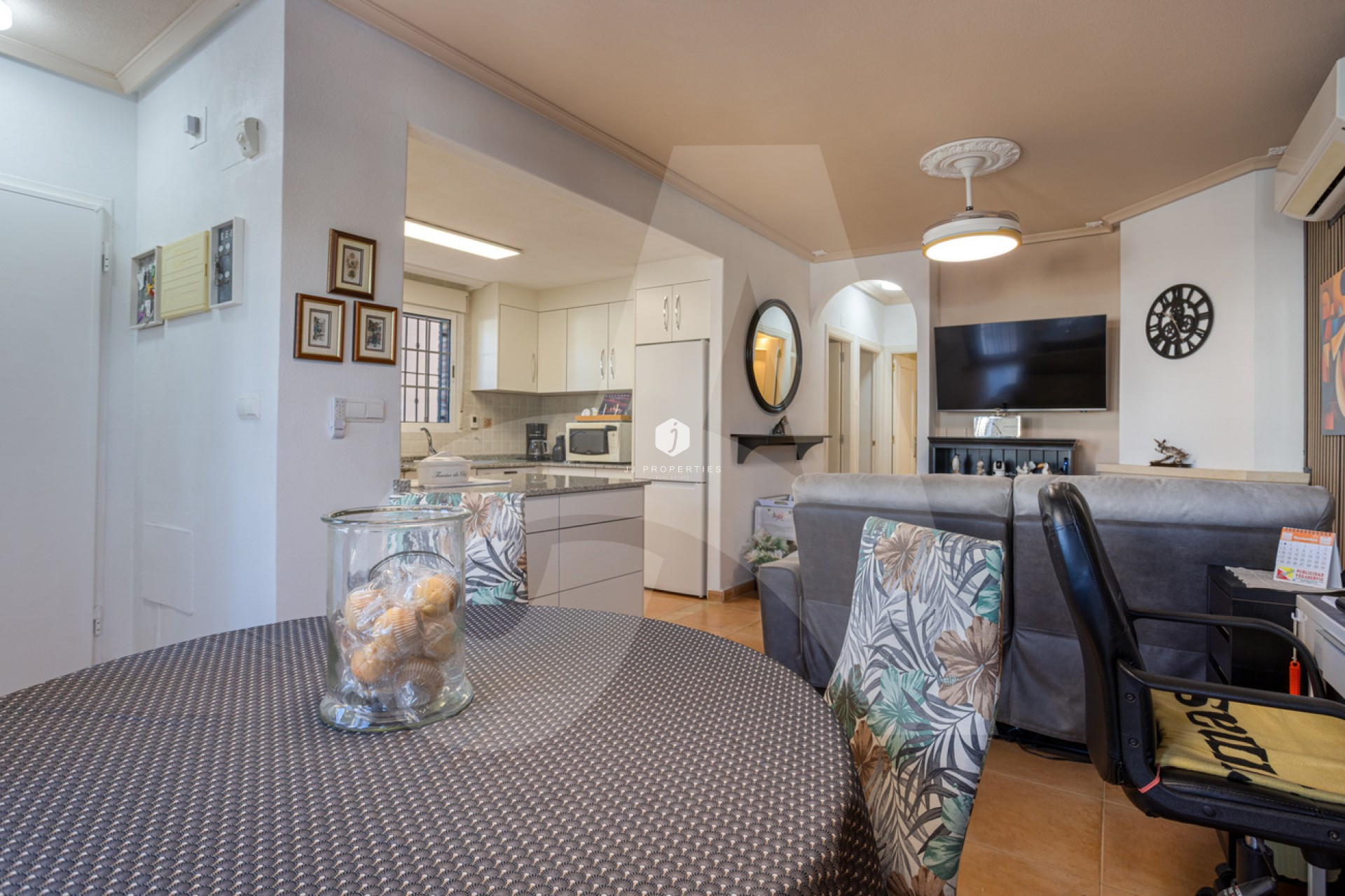 Aus zweiter Hand - Villa -
Guardamar del Segura - El Raso