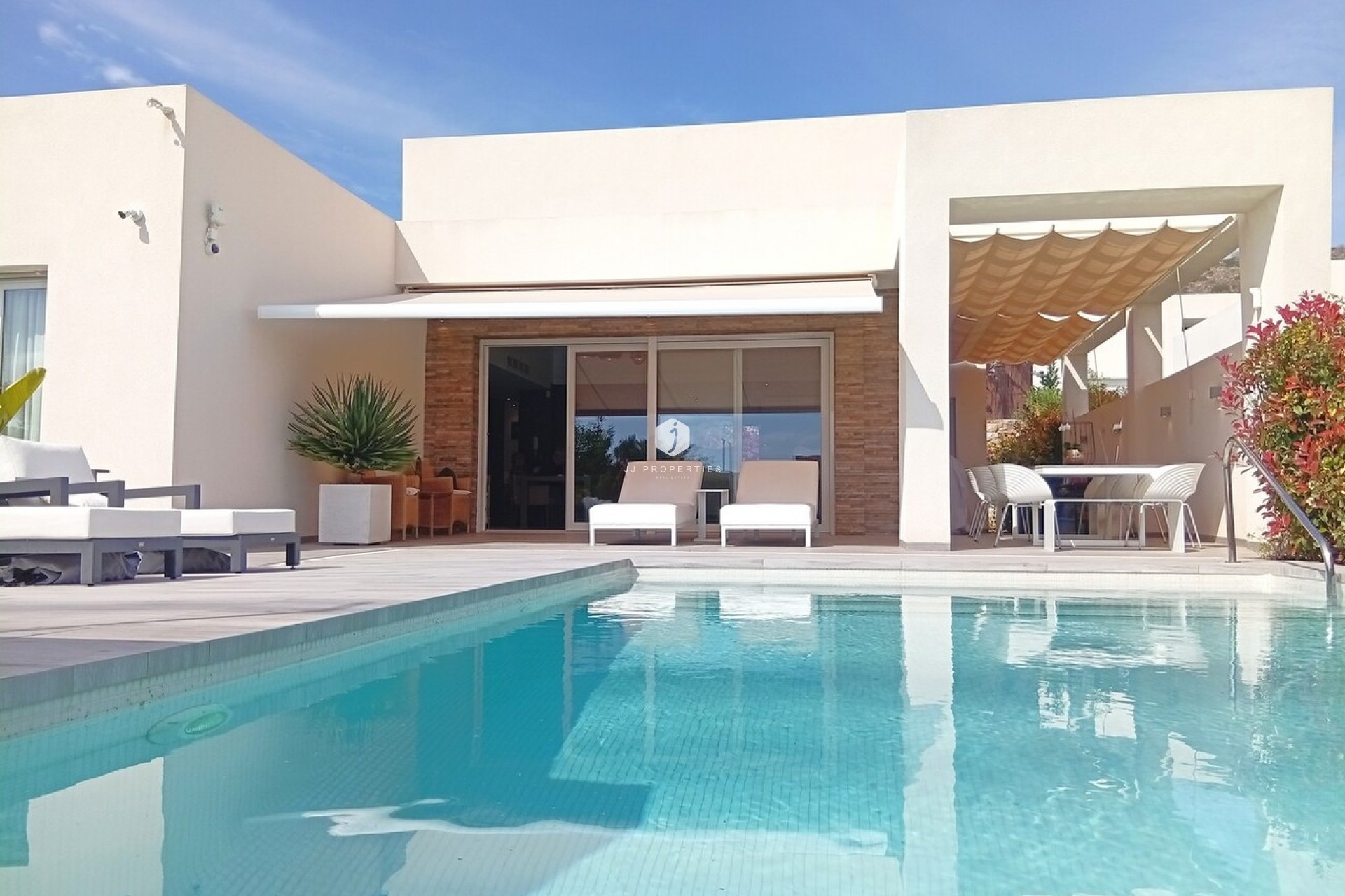 Aus zweiter Hand - Villa -
La Finca Golf Resort - Inland