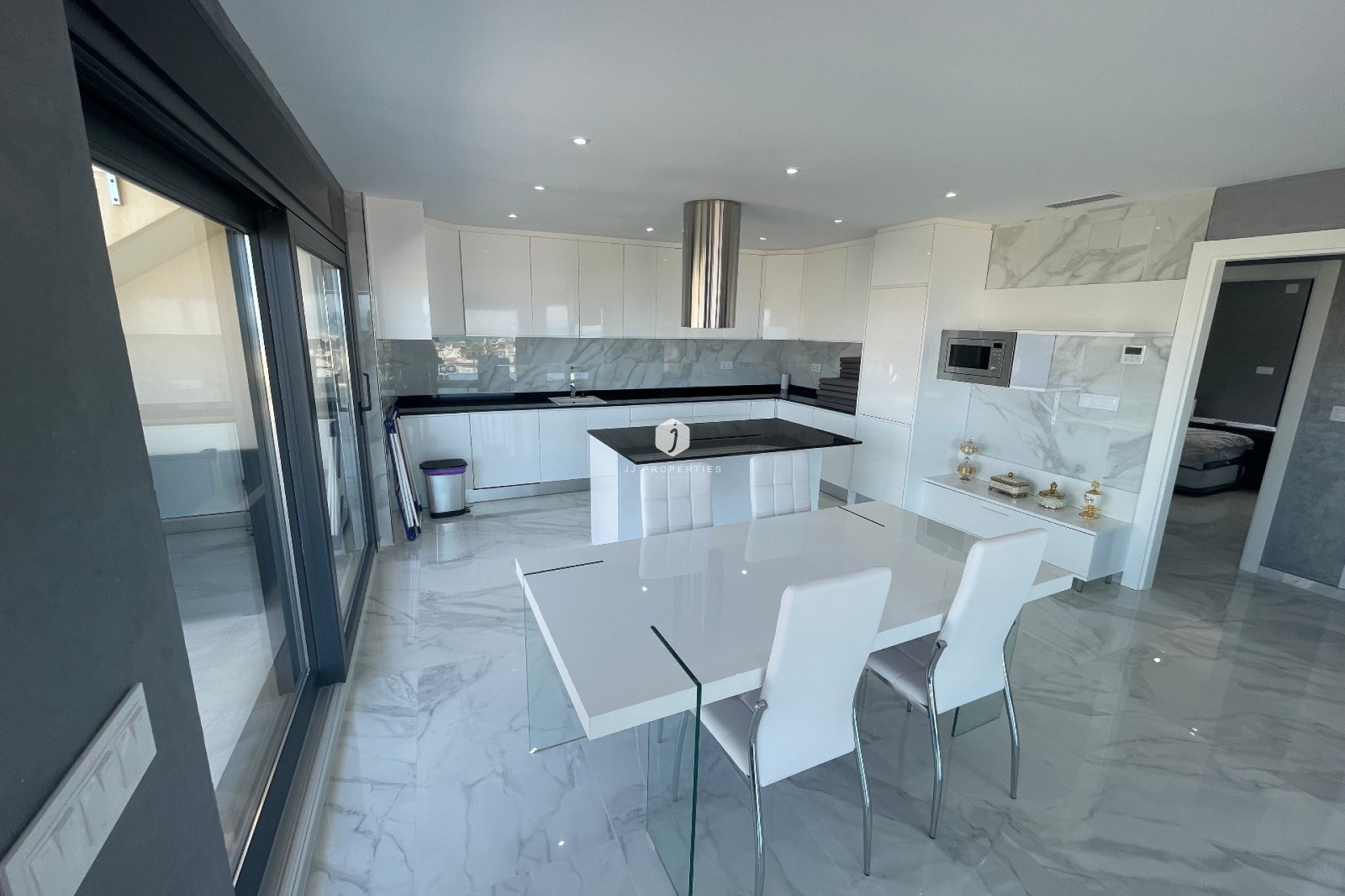 Aus zweiter Hand - Villa -
La Mata - Costa Blanca