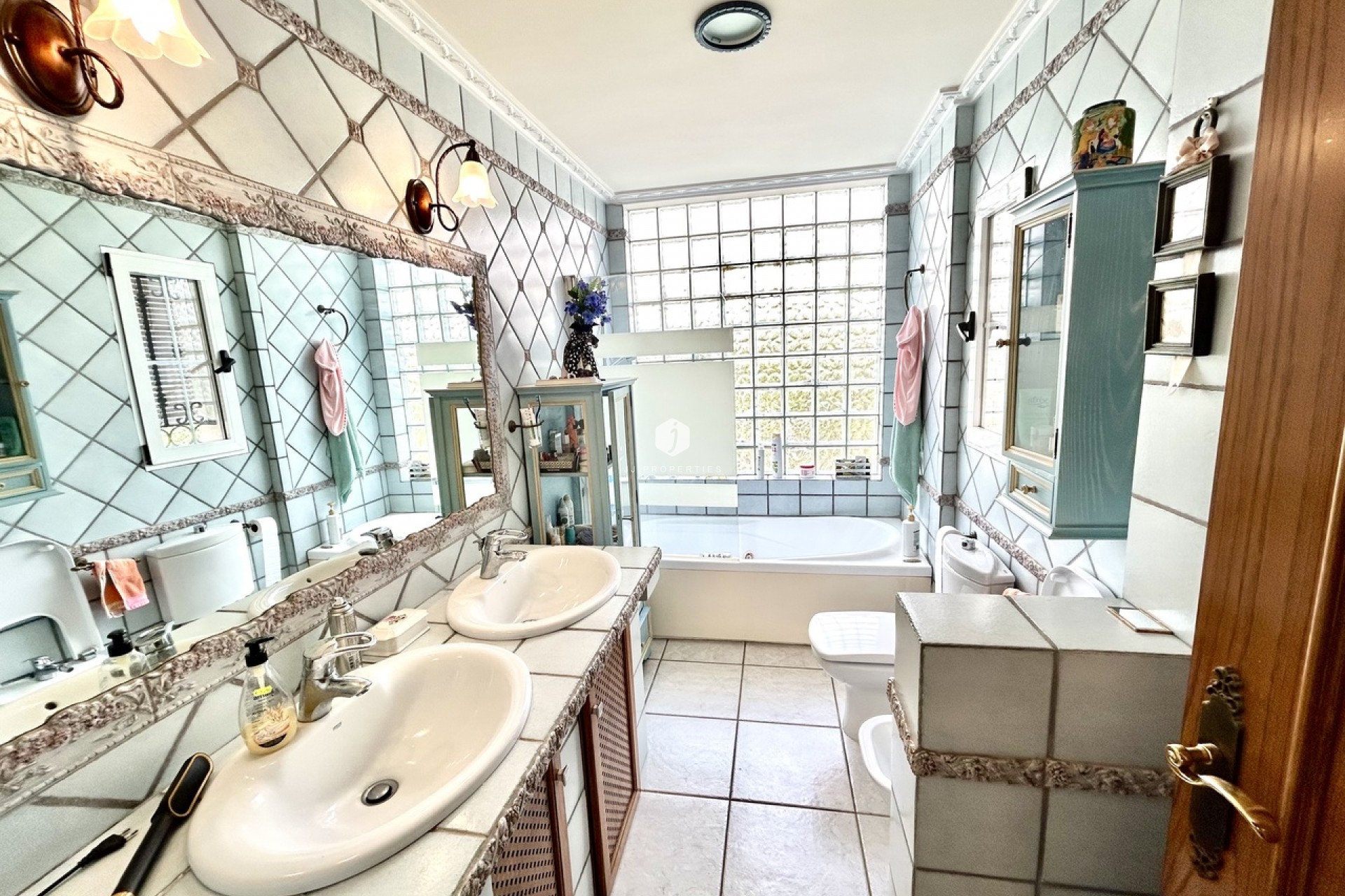 Aus zweiter Hand - Villa -
La Mata - Costa Blanca