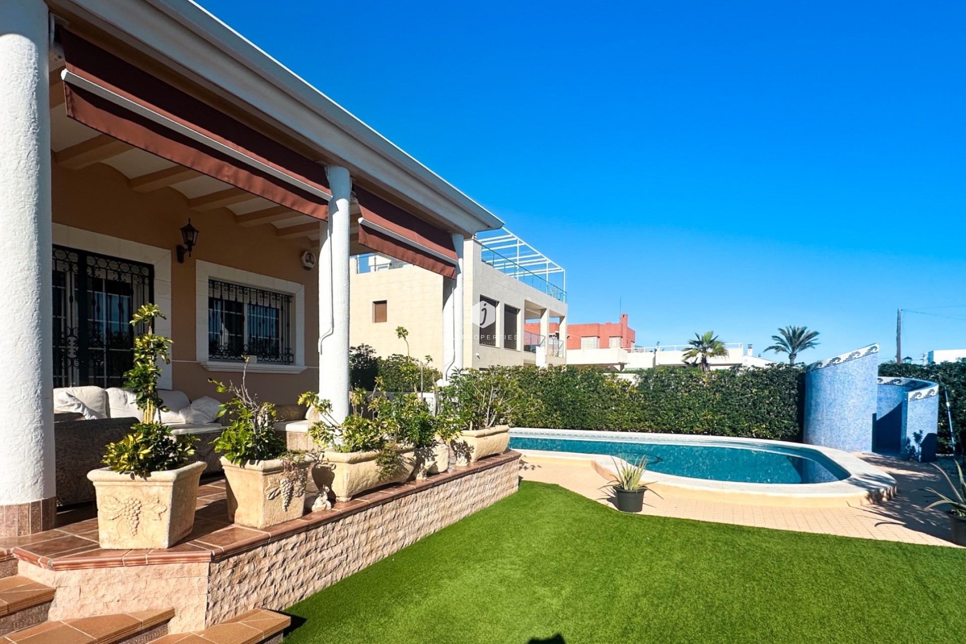 Aus zweiter Hand - Villa -
La Mata - Costa Blanca