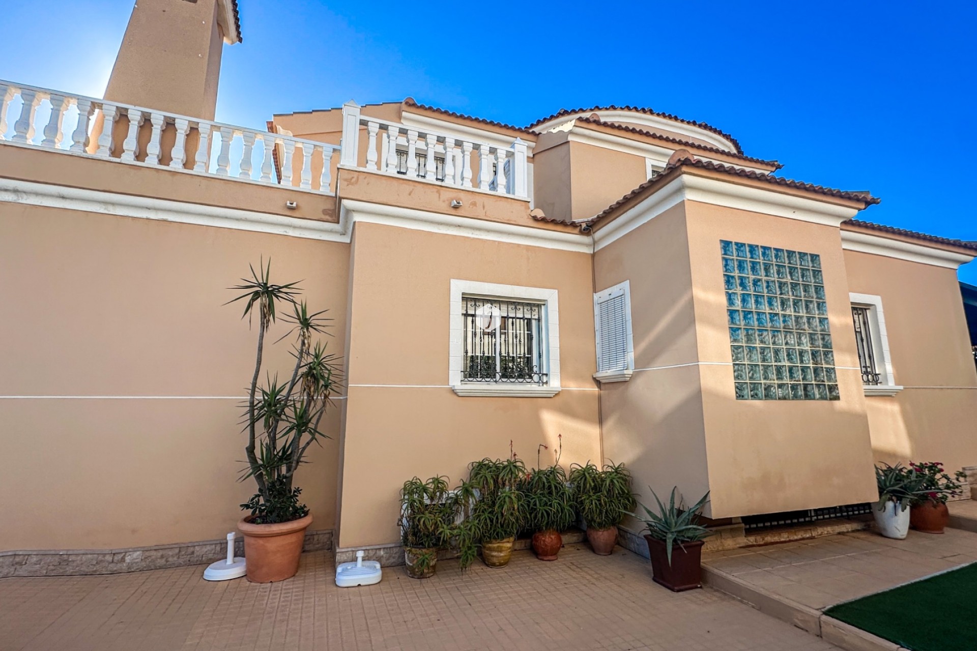 Aus zweiter Hand - Villa -
La Mata - Costa Blanca