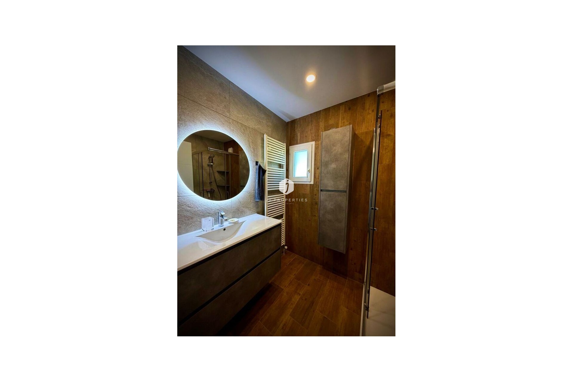 Aus zweiter Hand - Villa -
Los Balcones - Barrio Los Balcones - Los Altos del Edén