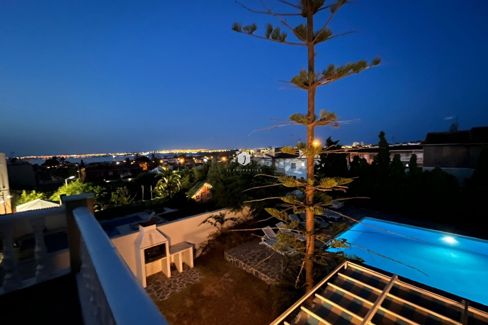 Aus zweiter Hand - Villa -
Los Balcones - Costa Blanca