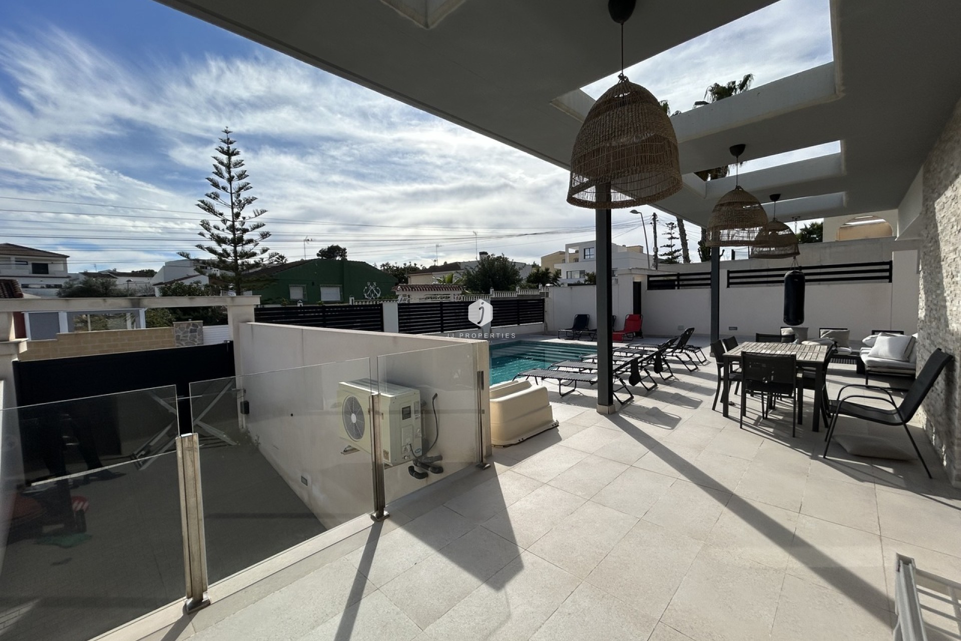 Aus zweiter Hand - Villa -
Los Balcones - Costa Blanca