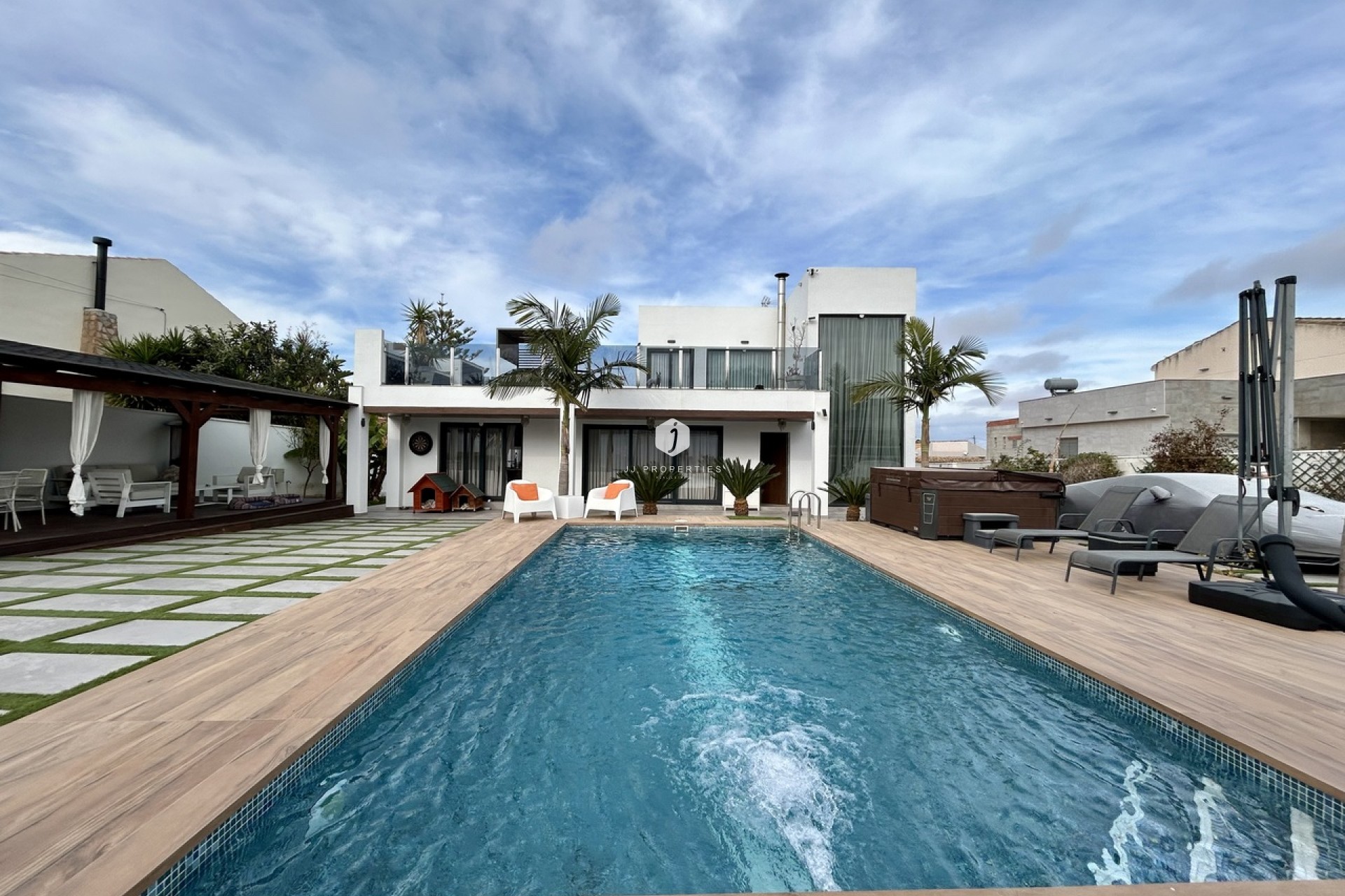 Aus zweiter Hand - Villa -
Los Balcones - Costa Blanca