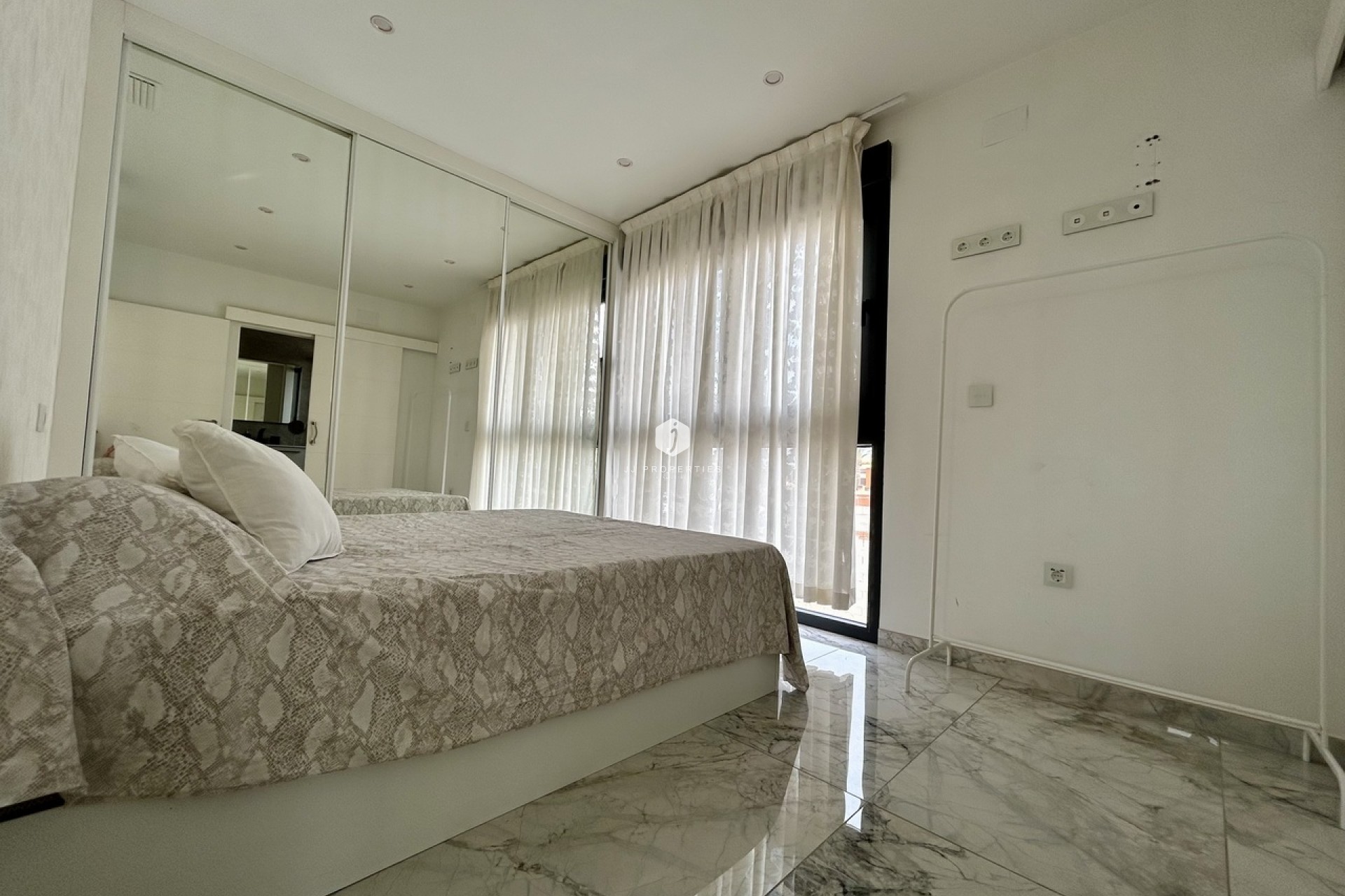 Aus zweiter Hand - Villa -
Los Balcones - Costa Blanca